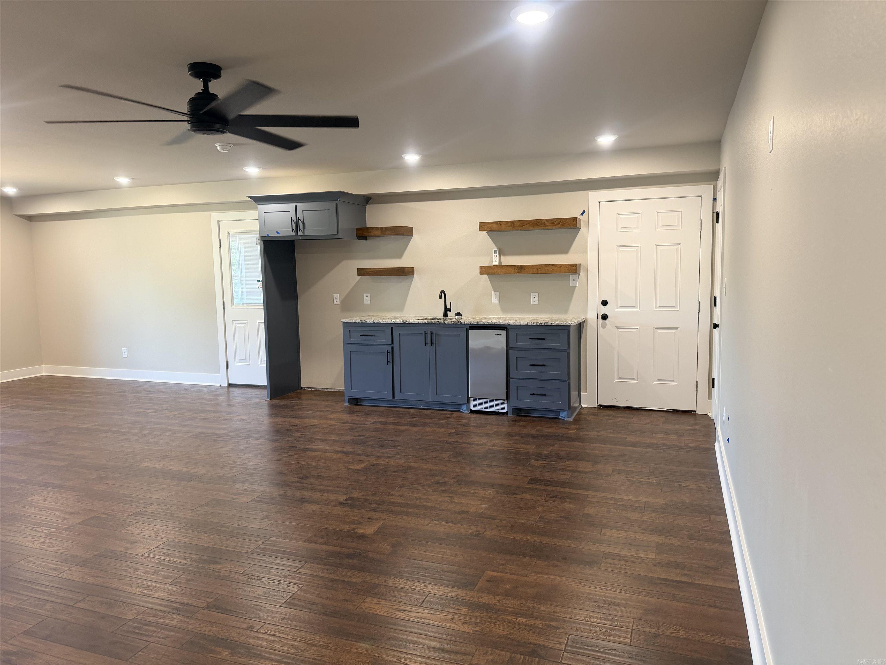 HUNTER HEIGHTS - Residential