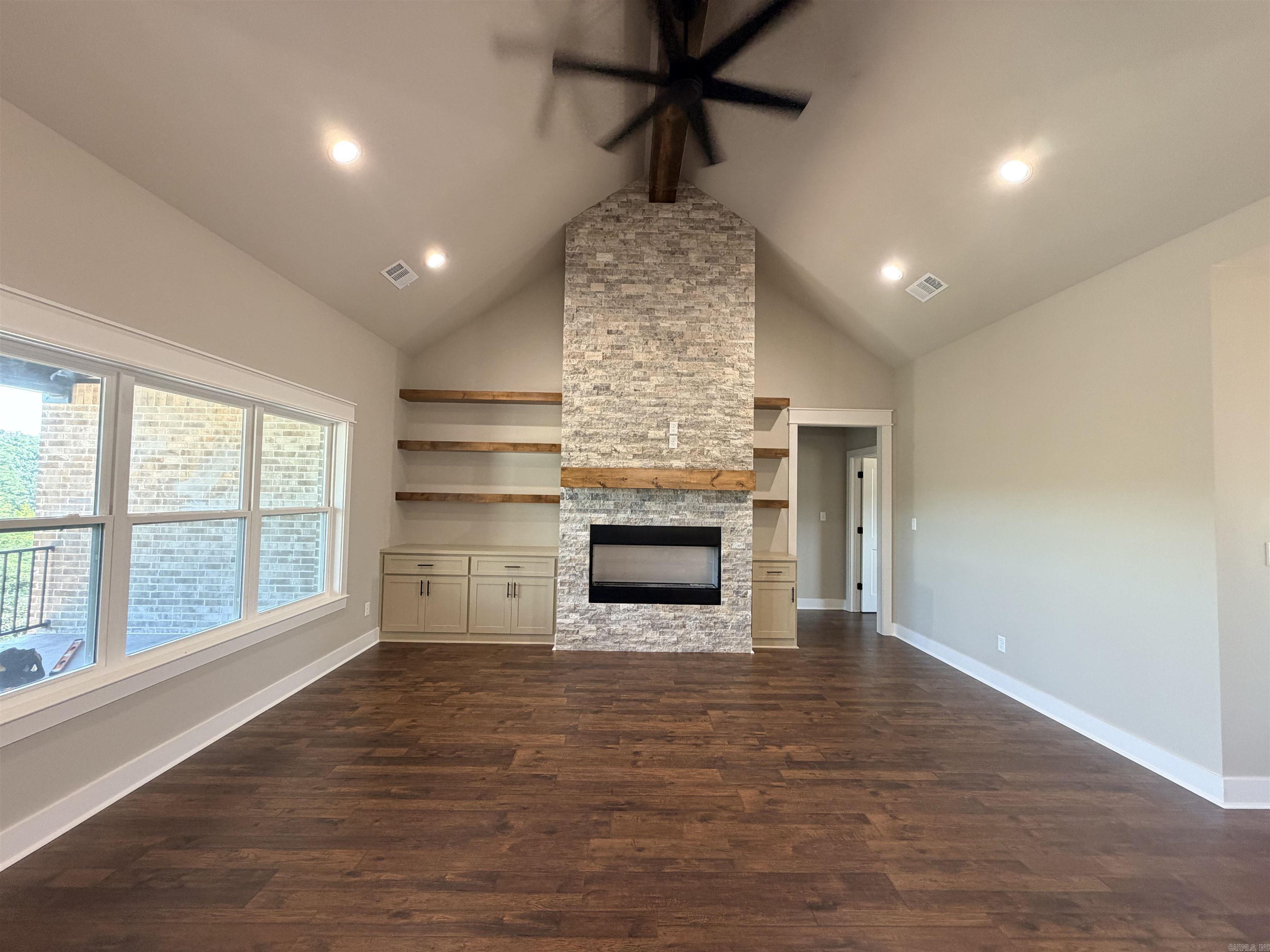 HUNTER HEIGHTS - Residential