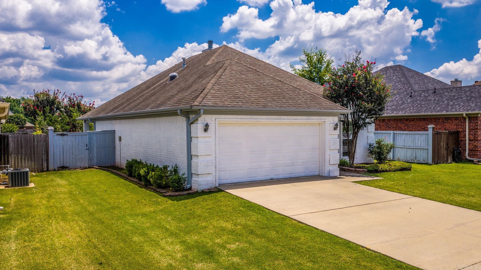 COUNTRY CLUB OF ARK THE - Residential