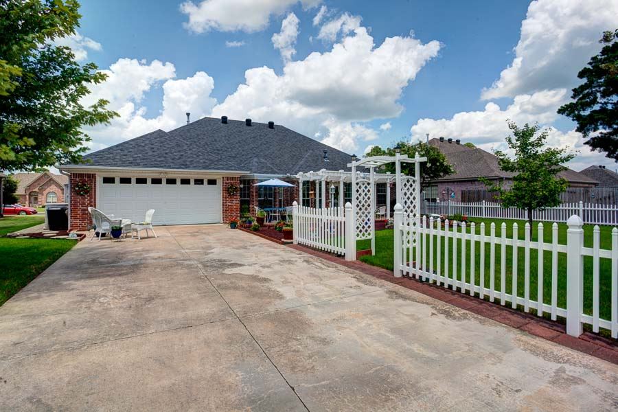 COUNTRY CLUB OF ARK THE - Residential