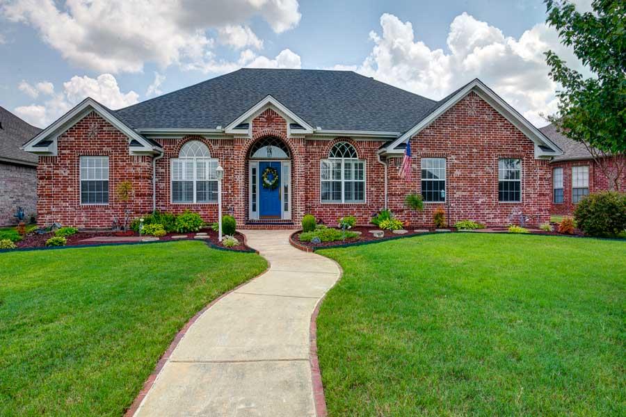 This home is in picture perfect condition and loaded with special architectural features - palladian windows, arched door openings, fluted column and wainscot in the dining and pediments over the windows.  Split bedroom plan offers wonderful privacy.  Plantation shutters and faux wood blinds.  10 foot ceilings in main rooms.  Scriptures are vinyl and removable.