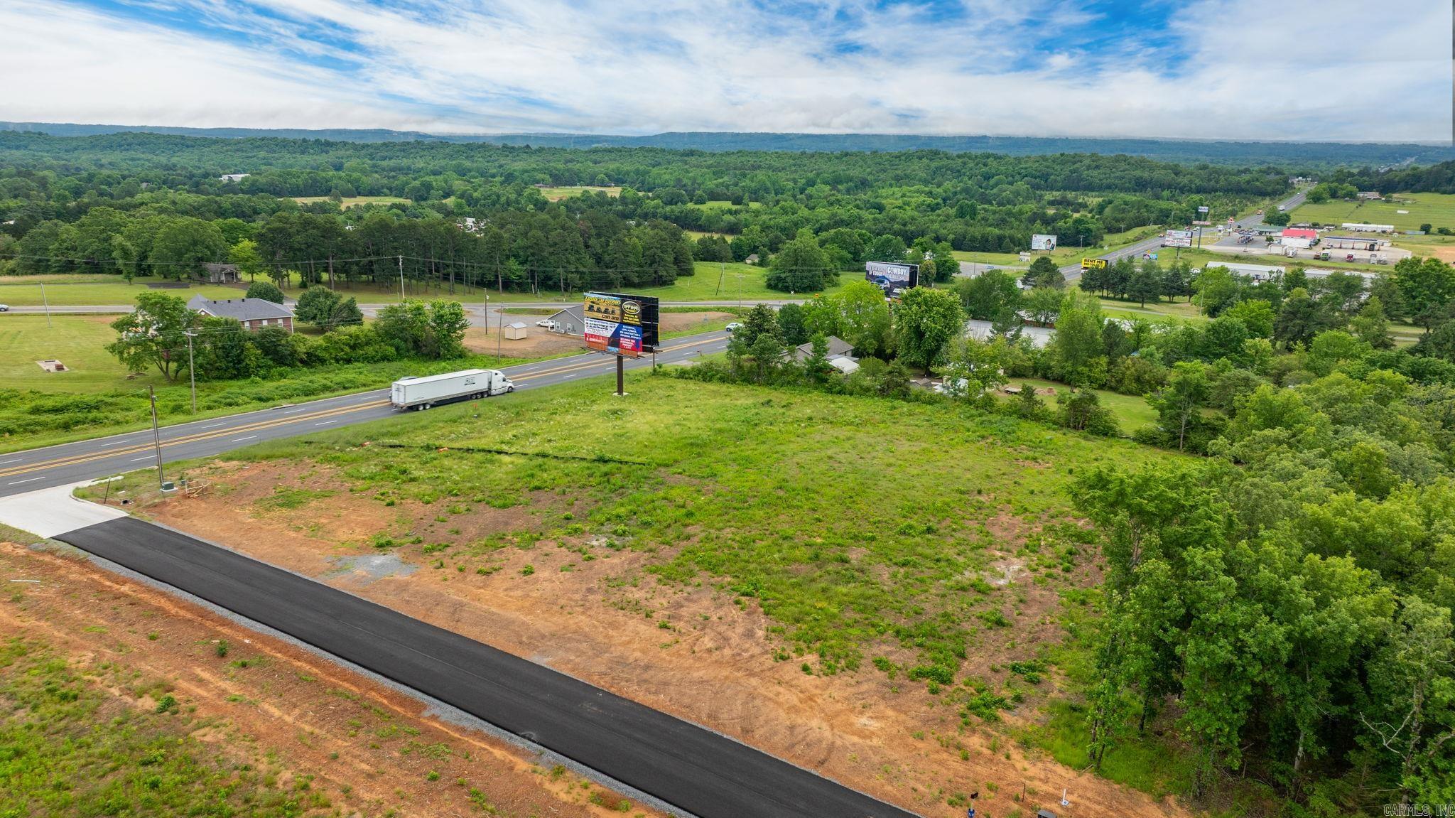 ULES WATSON PLACE - Commercial Sale
