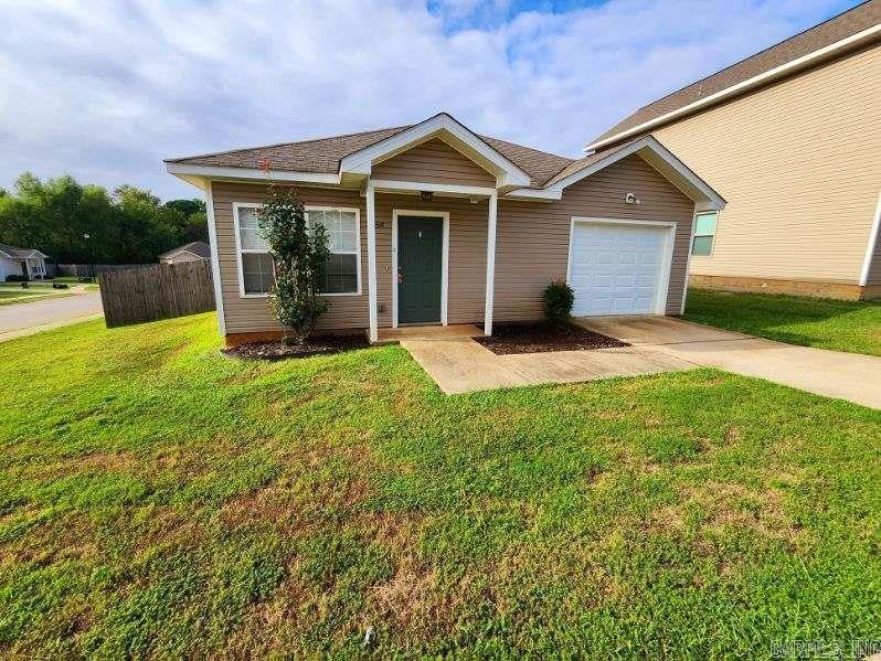 This charming 3 bedroom, 2 bathroom home is going to offer a MOVE IN SPECIAL, 1/2 off the First month's rent. This home is perfect for those seeking a cozy and inviting space. The kitchen features a convenient island, perfect for meal prep or casual dining. With its super cute design and desirable amenities, this home is sure to impress. Don't miss out on the opportunity to make this house your new home! All Prime Realty and Property Management residents are enrolled in the Resident Benefits Package (RBP) for $50.00/month which includes liability insurance, credit building to help boost the resident’s credit score with timely rent payments, up to $1M Identity Theft Protection, HVAC air filter delivery (for applicable properties), move-in concierge service making utility connection and home service setup a breeze during your move-in, our best-in-class resident rewards program, on-demand pest control, and much more! More details upon application.