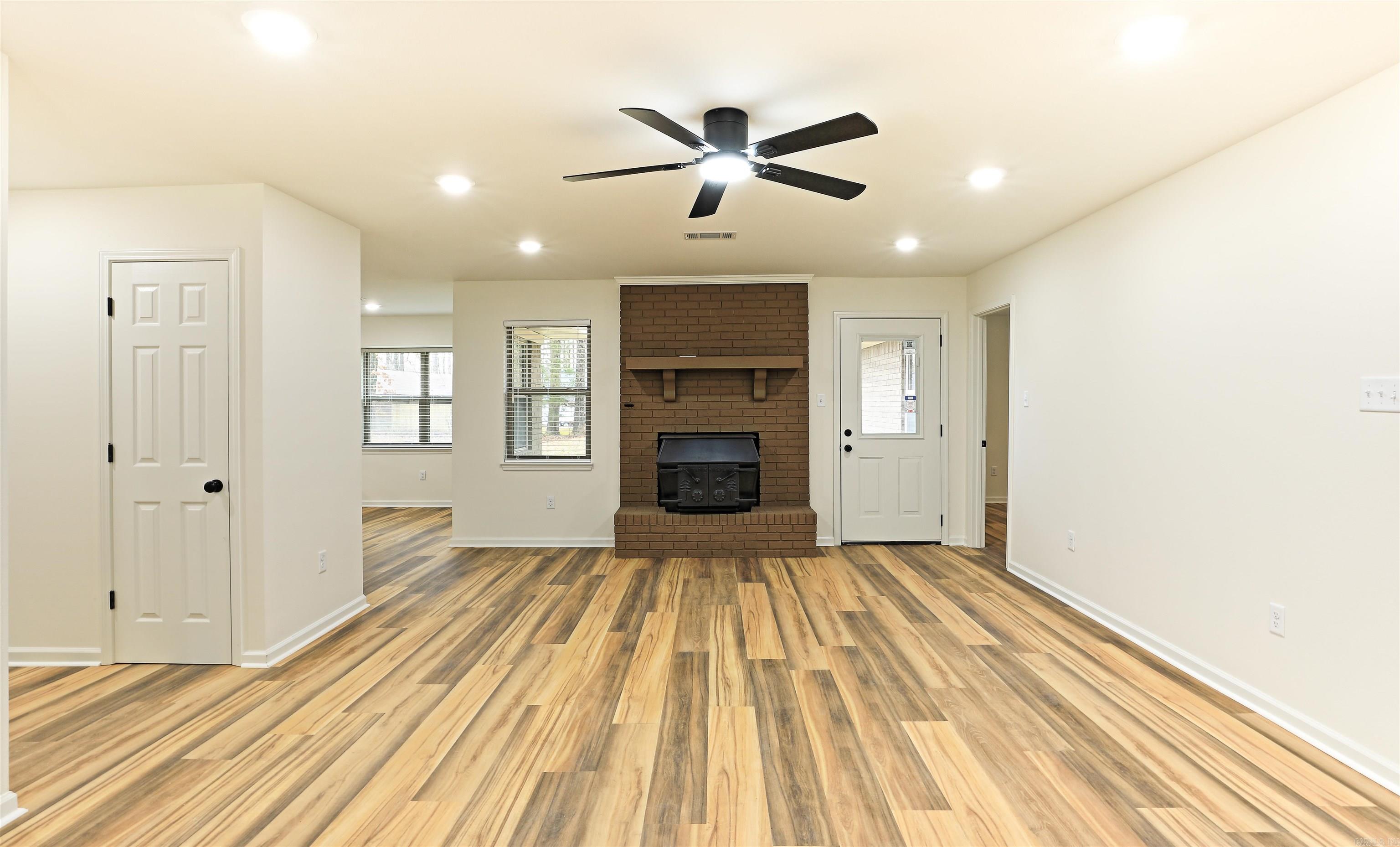 ROLLING HILLS EAST - Residential
