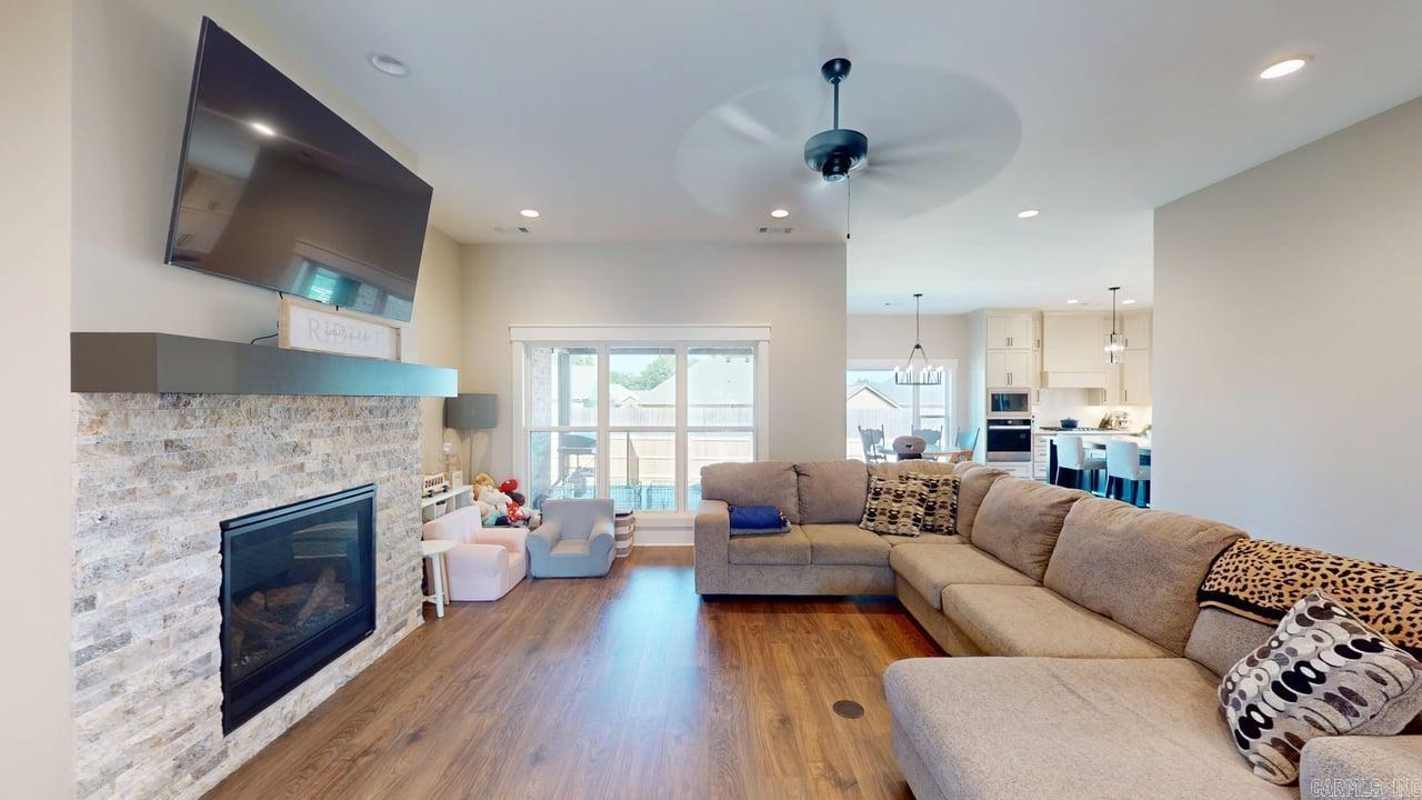 IVY PLACE - Residential