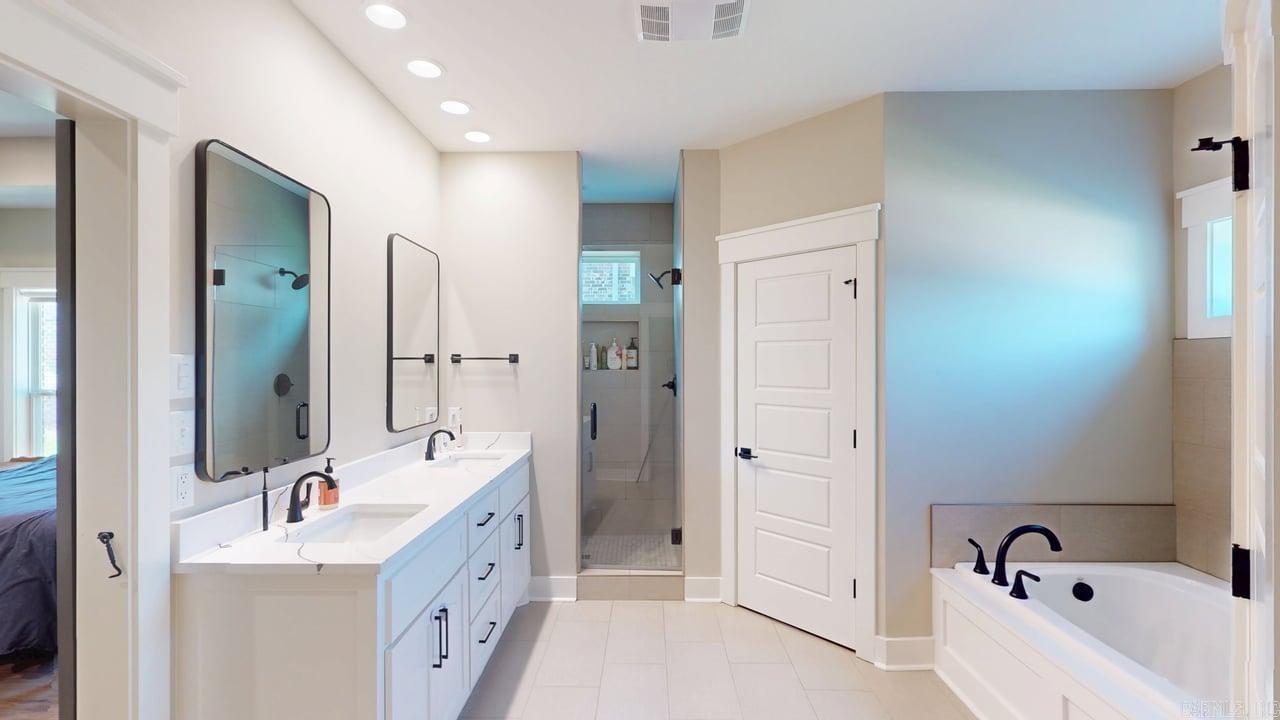 IVY PLACE - Residential