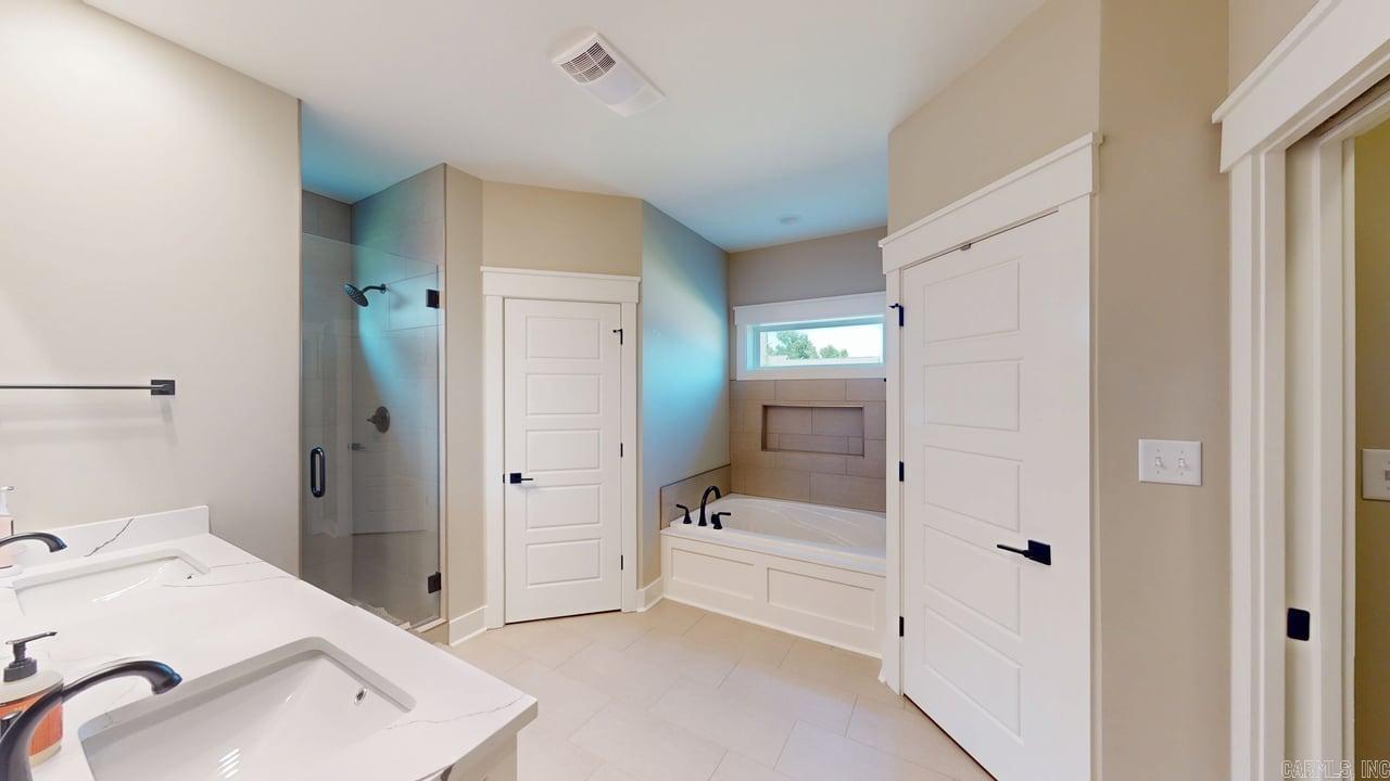 IVY PLACE - Residential