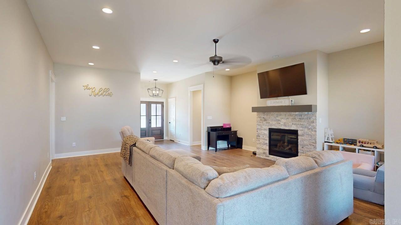 IVY PLACE - Residential