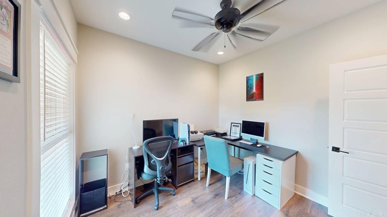 IVY PLACE - Residential