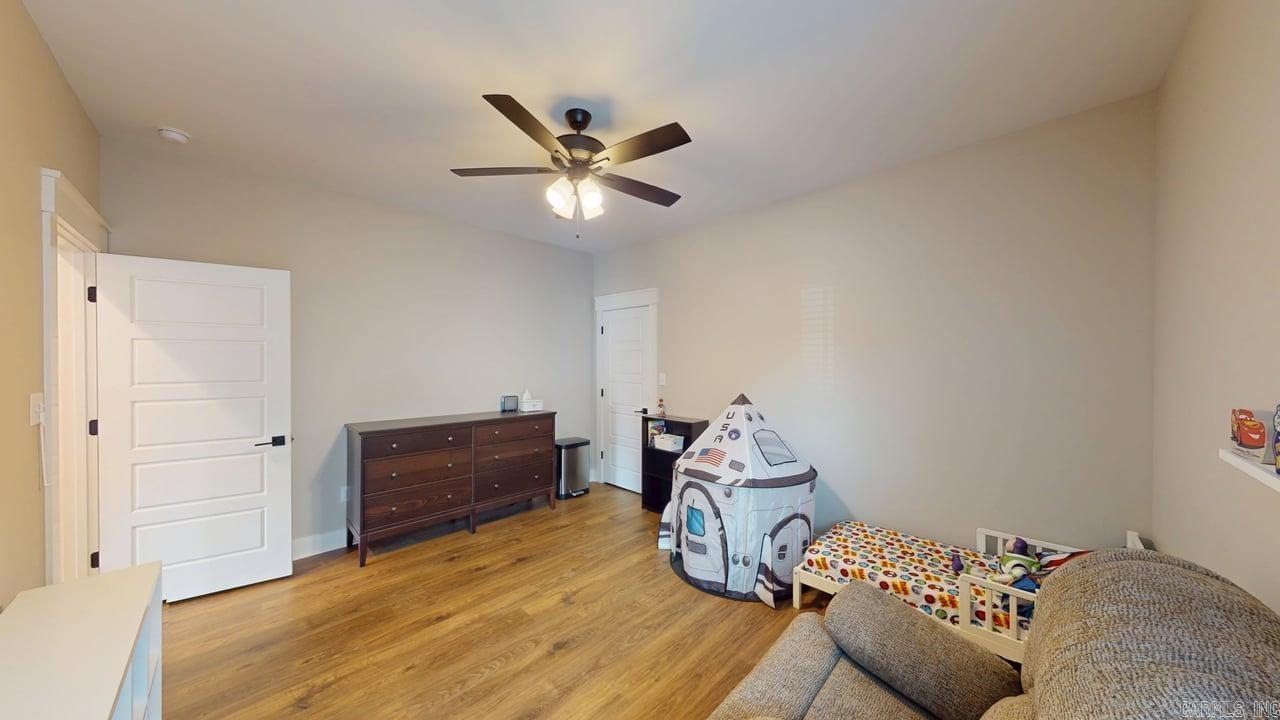 IVY PLACE - Residential