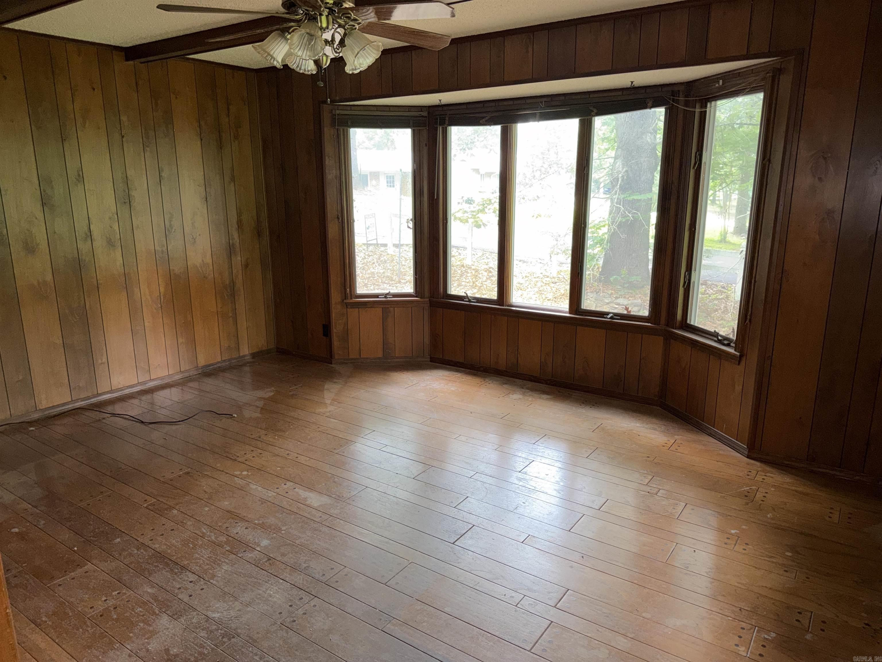 EDGEWOOD BAY - Residential