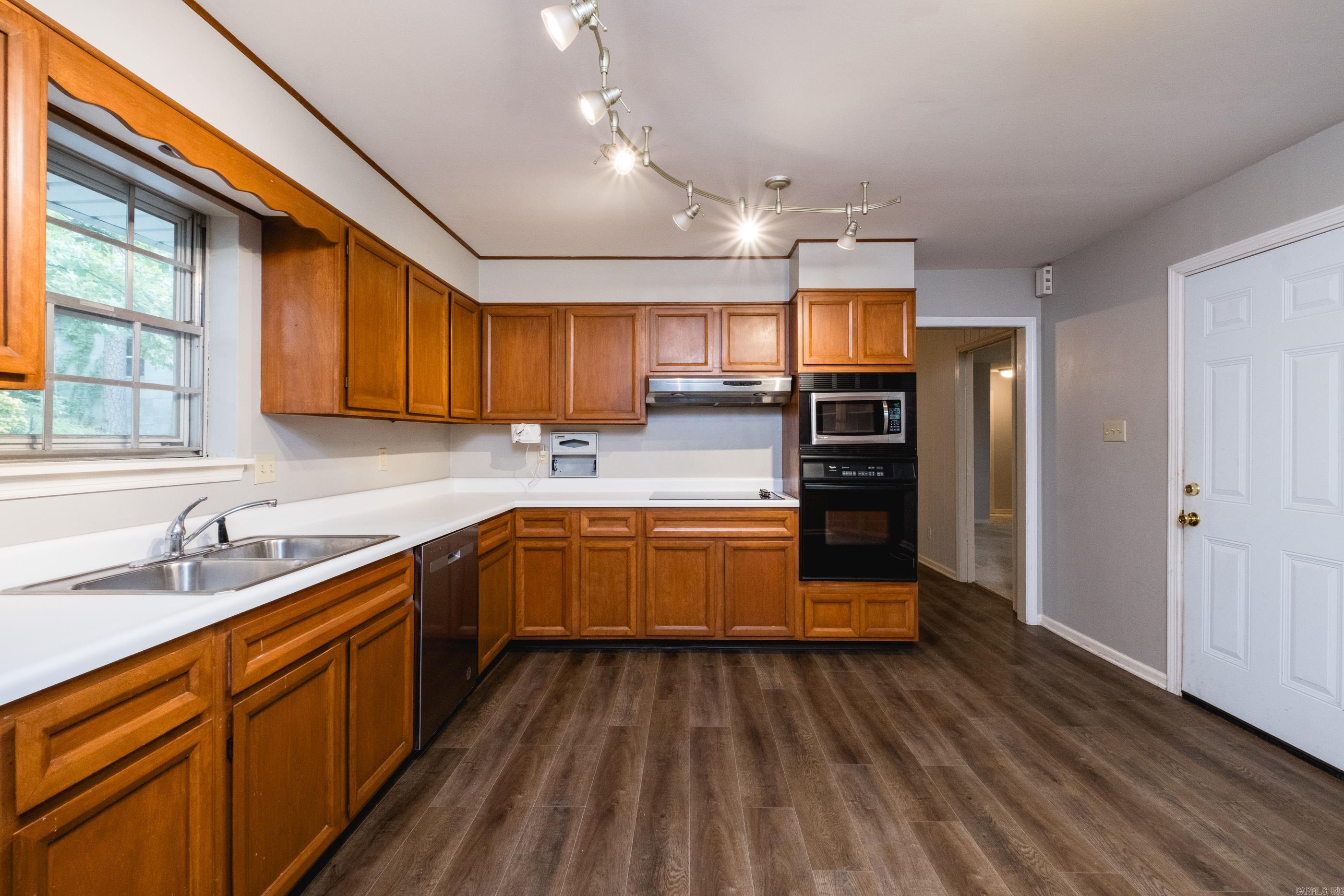 SHANNON HILLS EAST - Residential