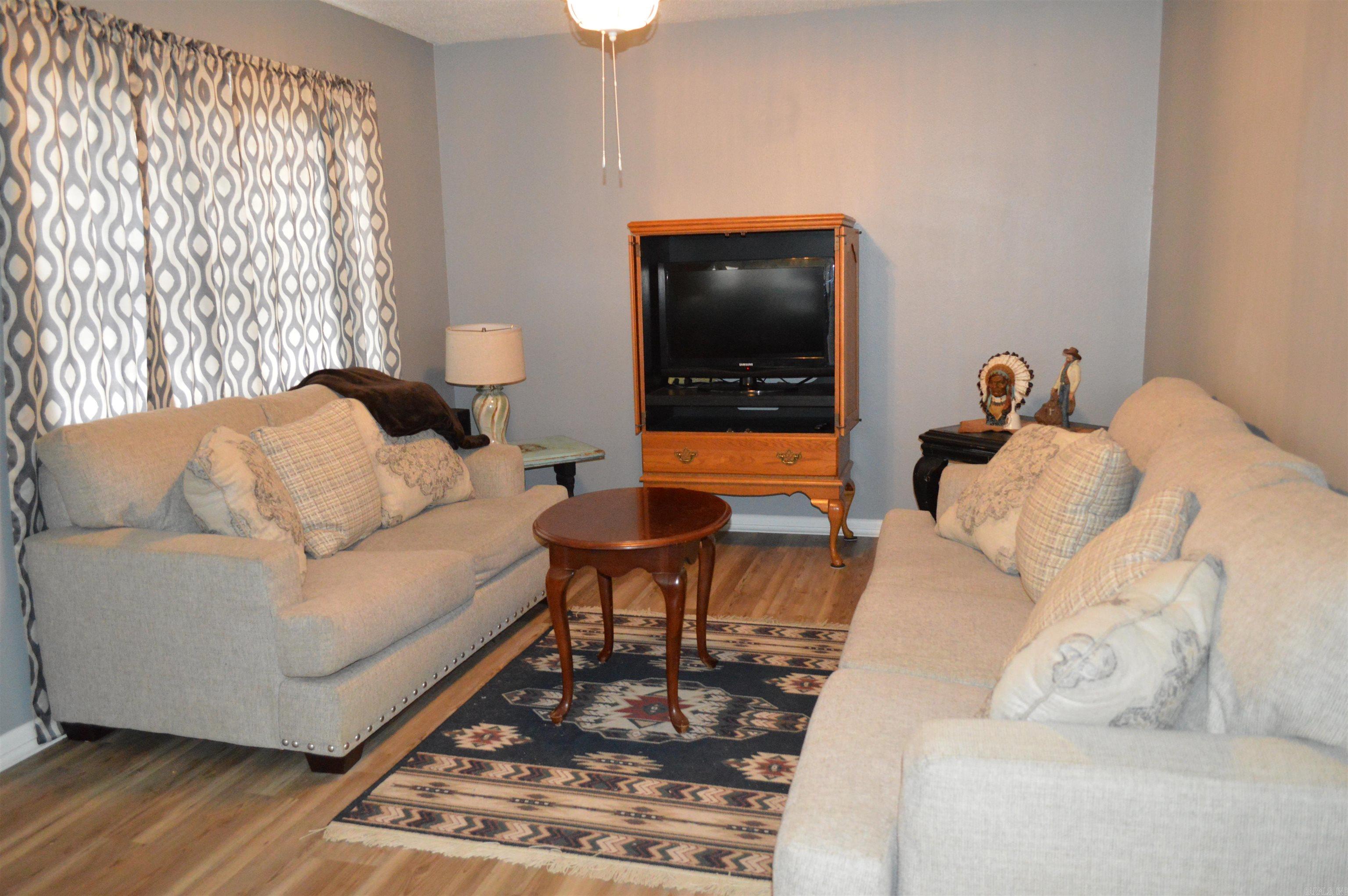 HILLCREST - Residential