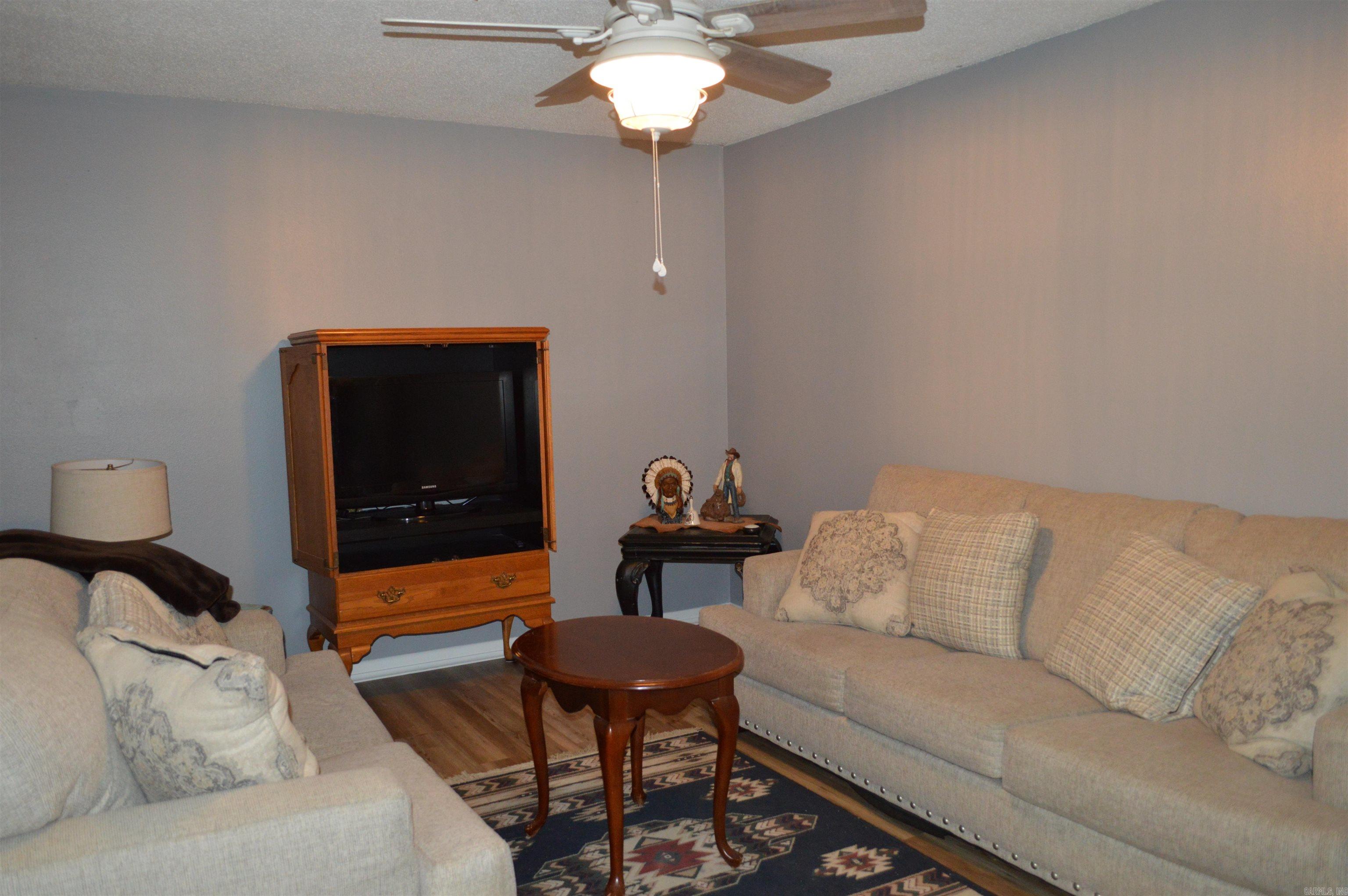 HILLCREST - Residential