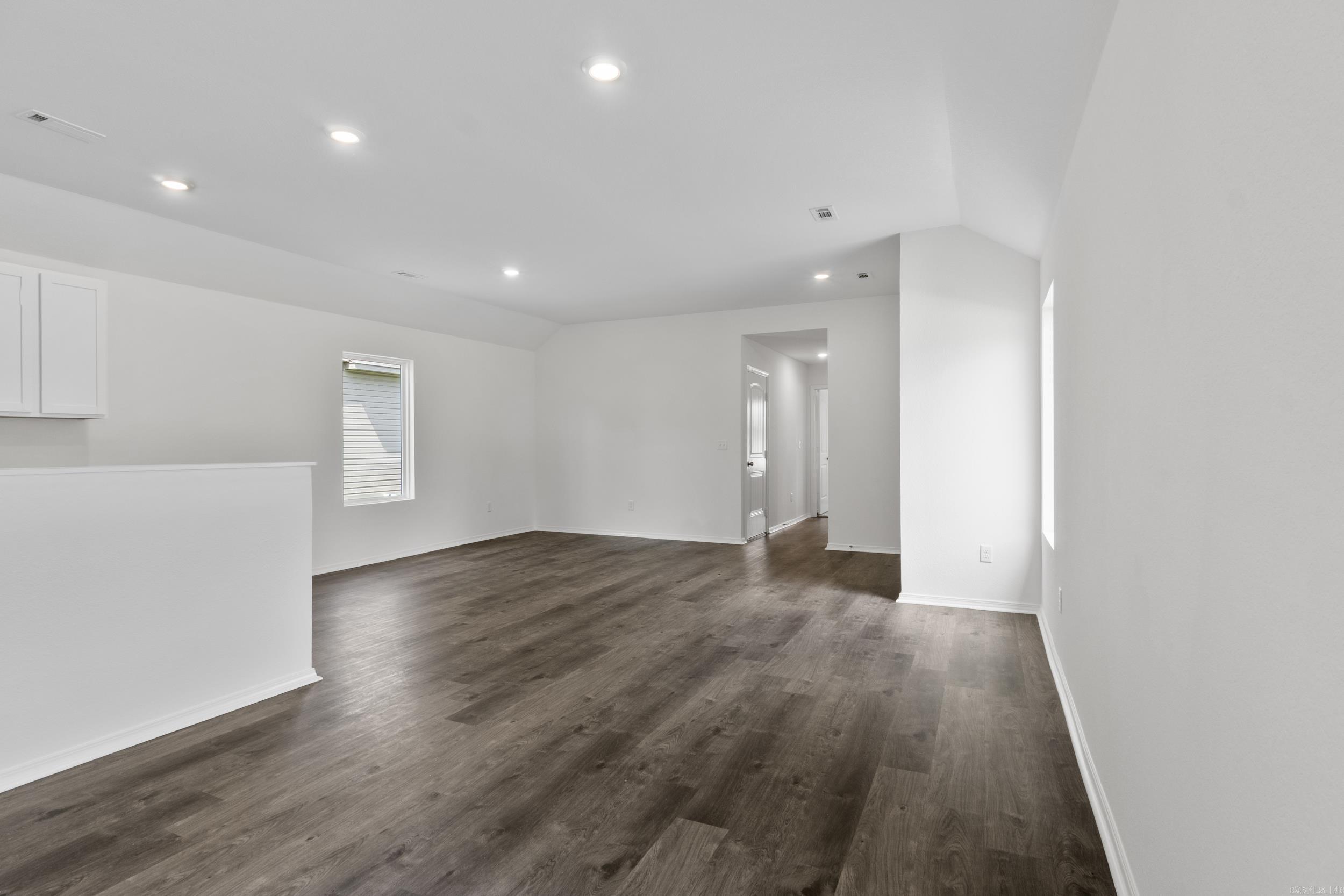 WHITE OAK CROSSING - Residential