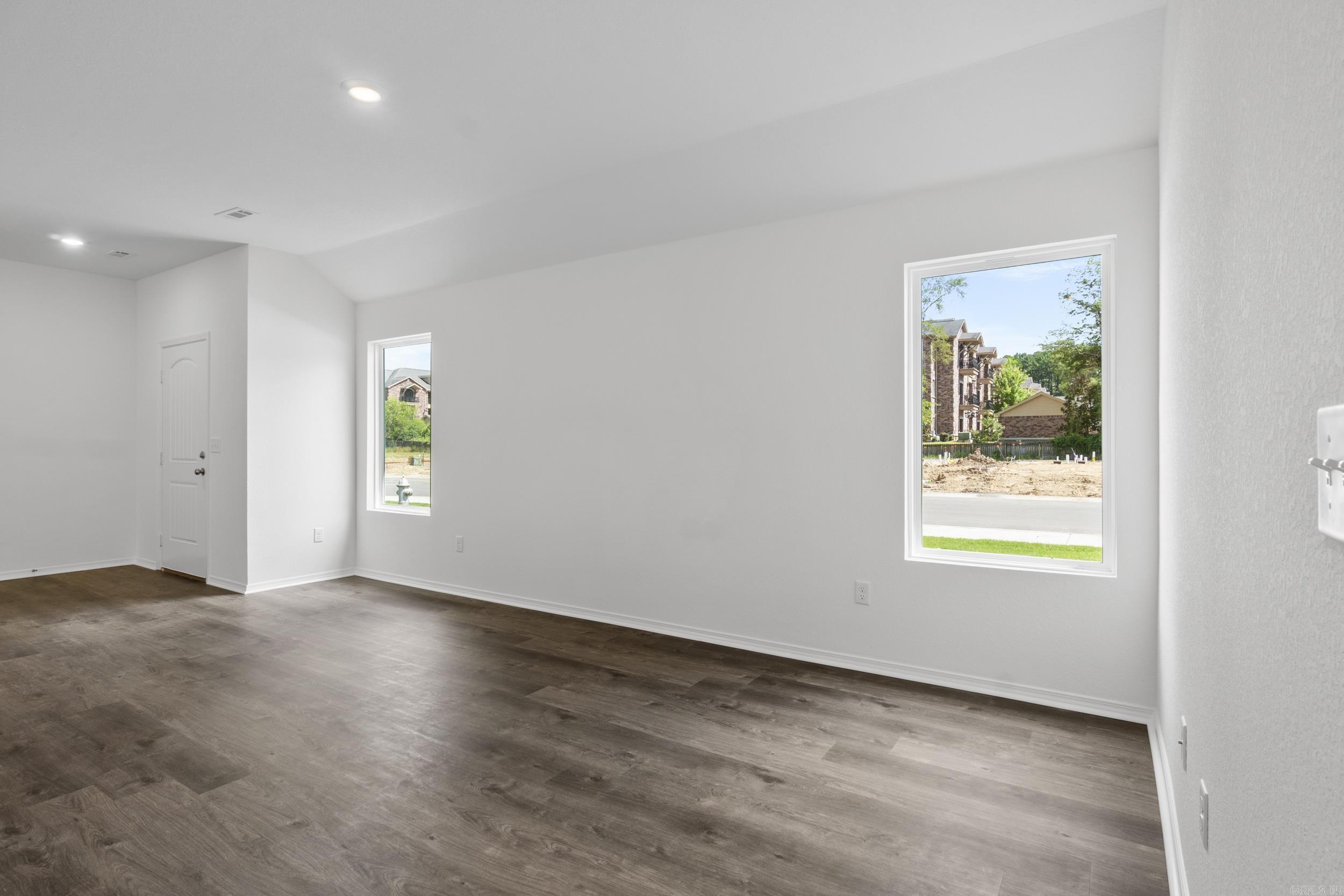 WHITE OAK CROSSING - Residential