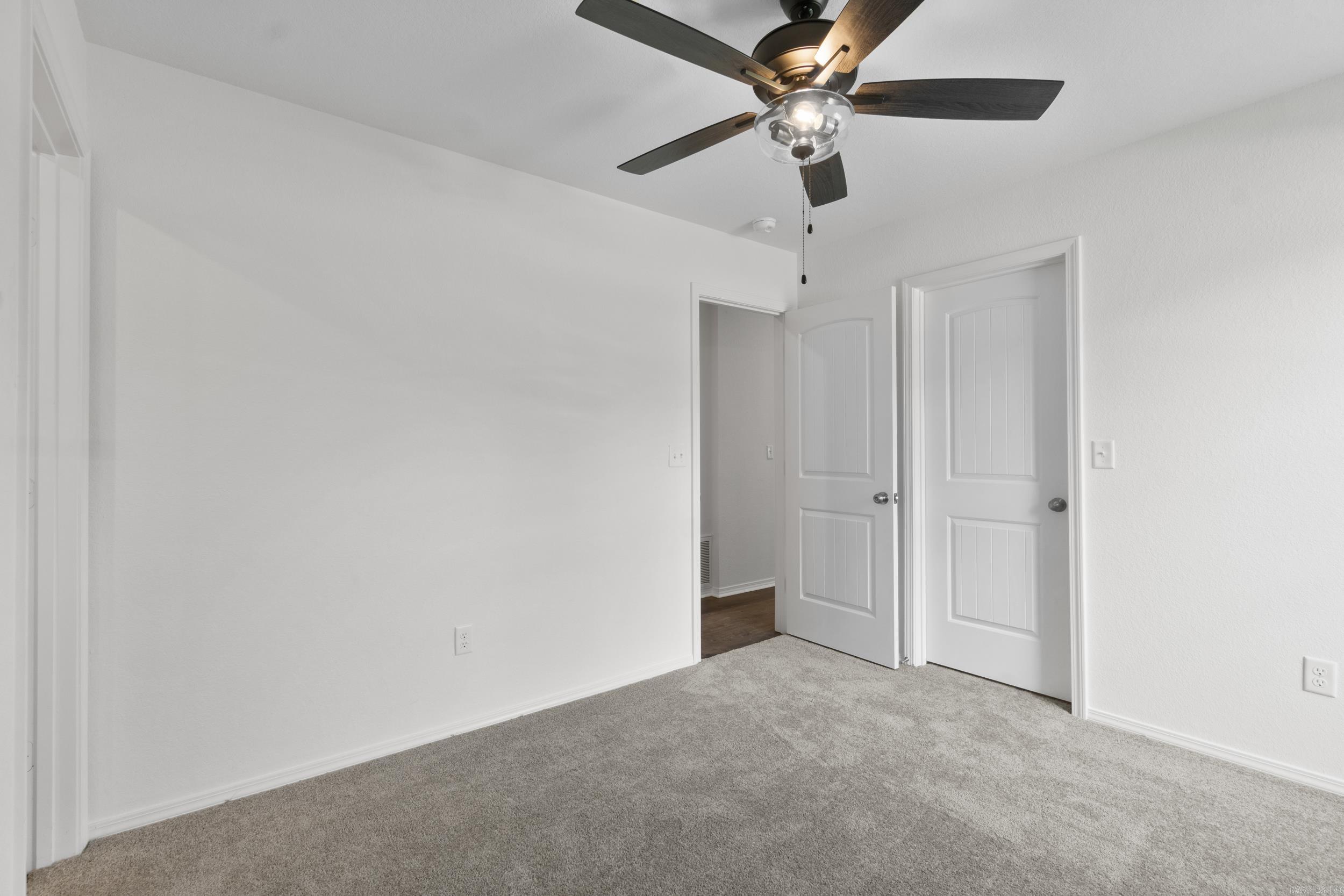 WHITE OAK CROSSING - Residential