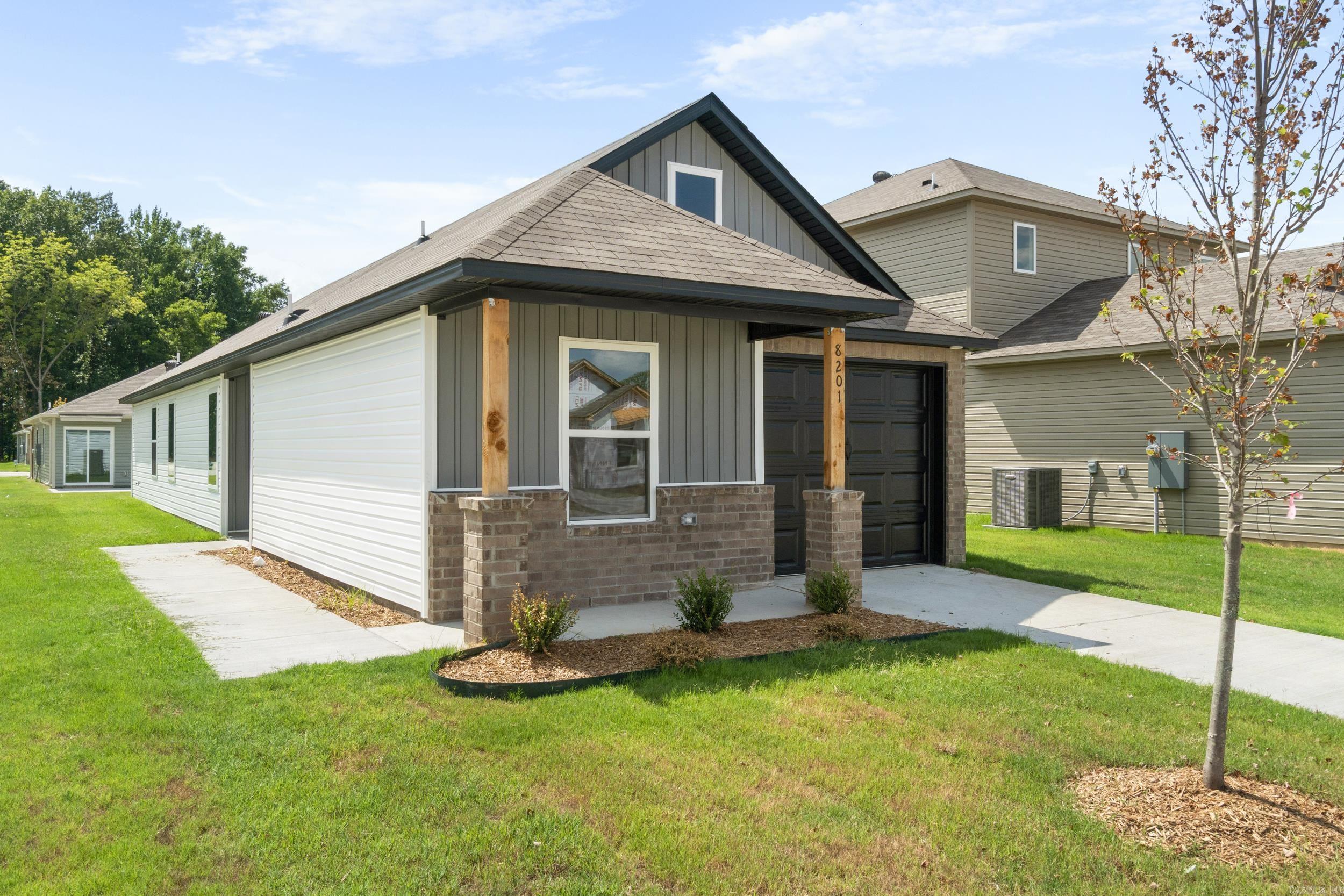 WHITE OAK CROSSING - Residential
