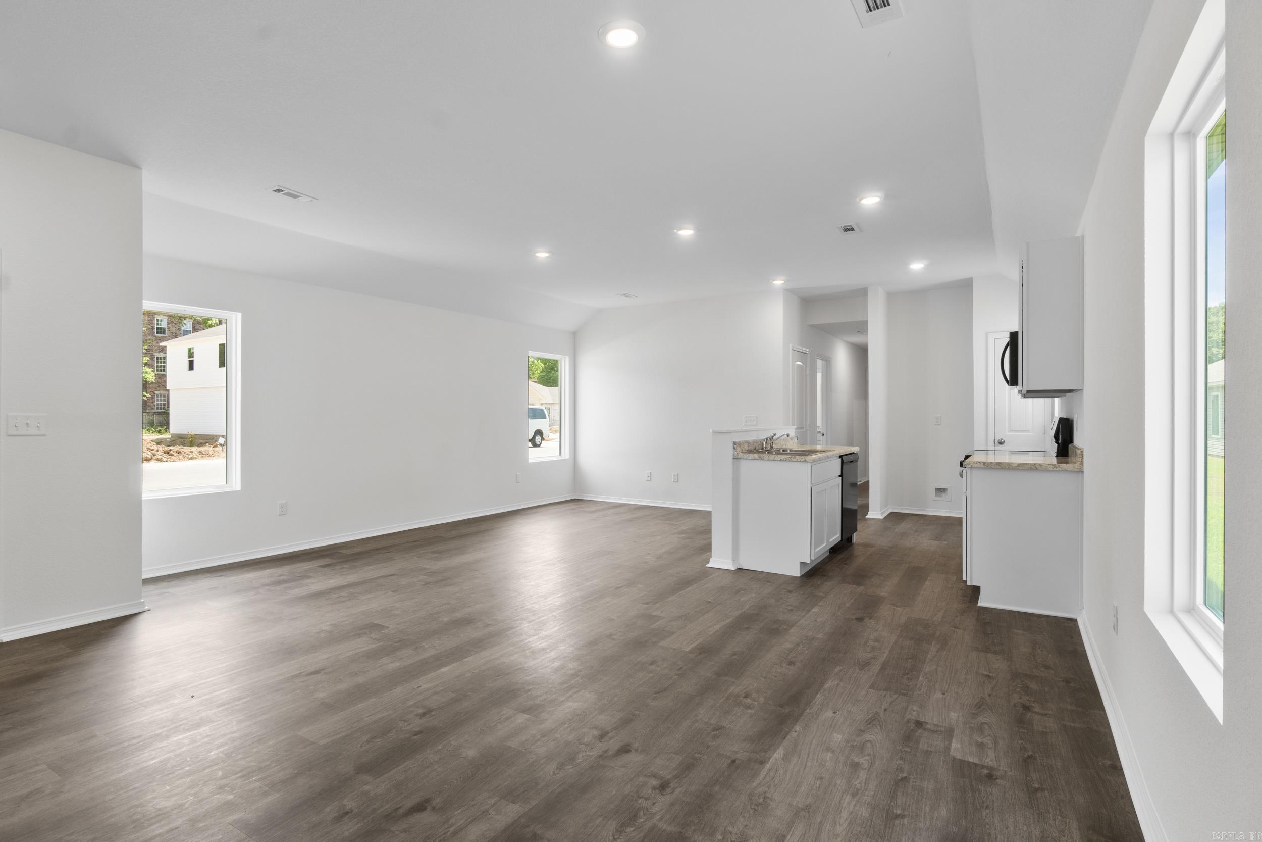 WHITE OAK CROSSING - Residential