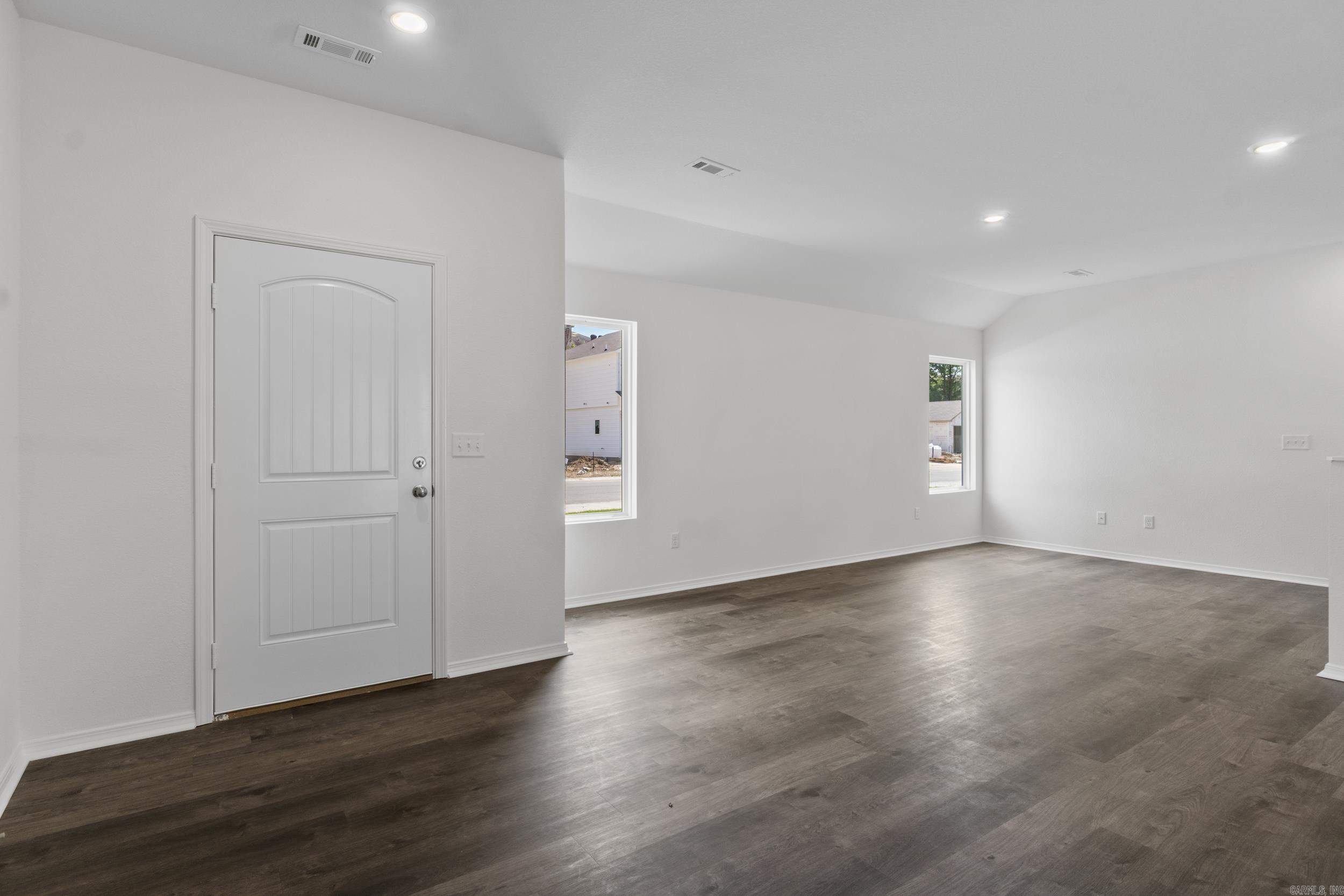 WHITE OAK CROSSING - Residential