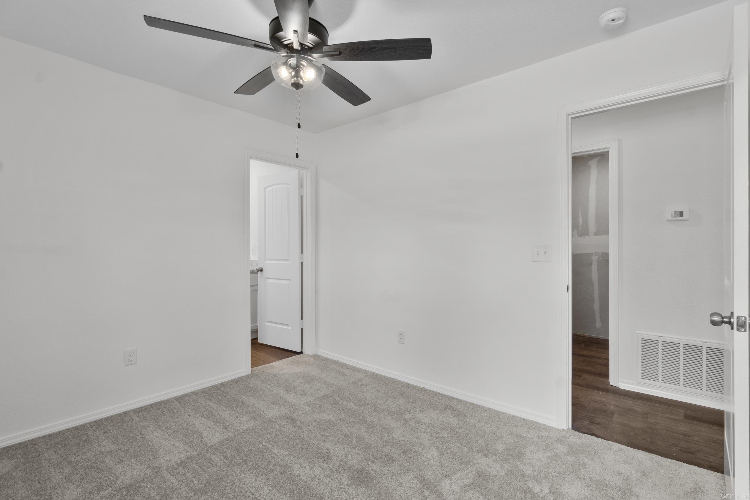 WHITE OAK CROSSING - Residential