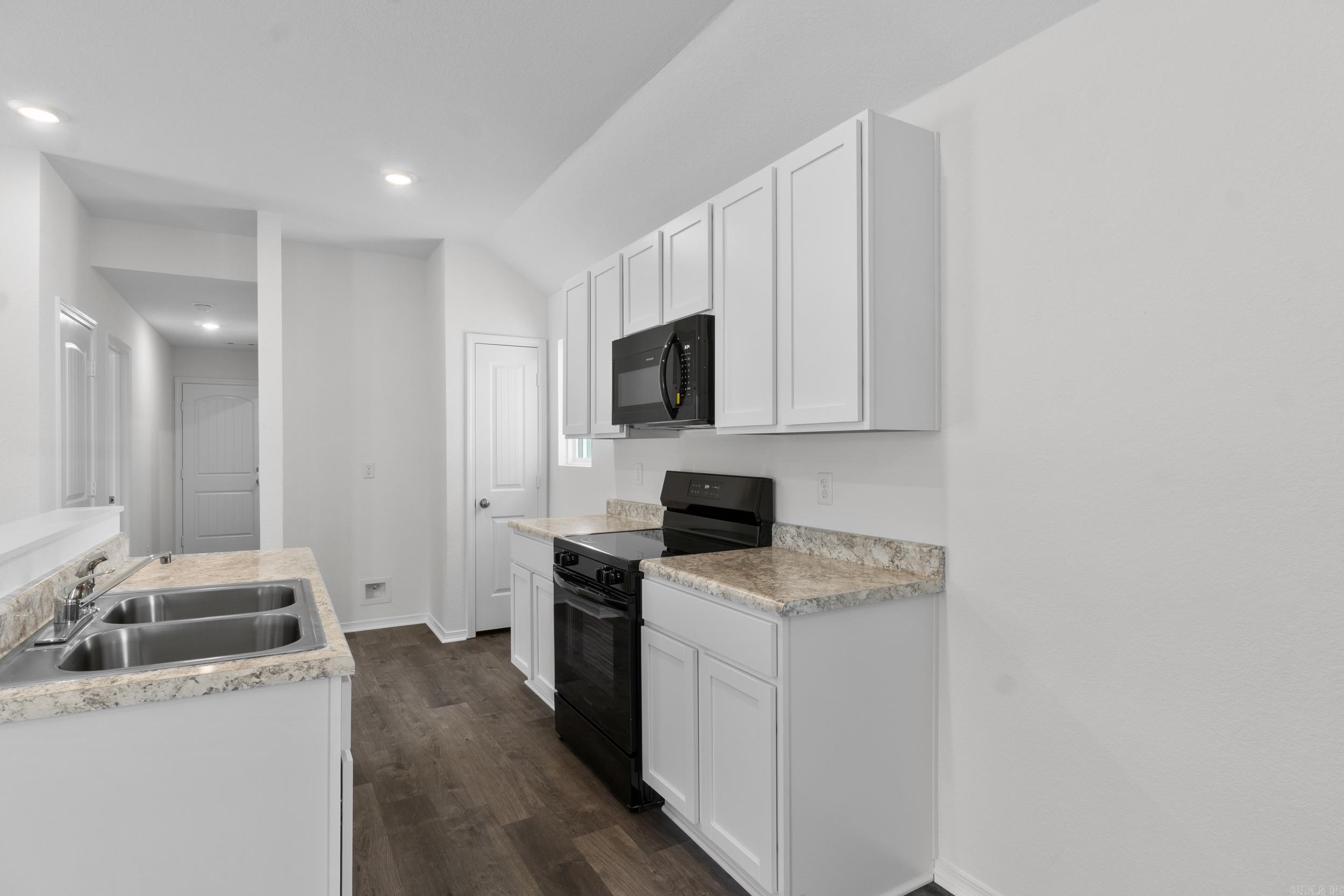 WHITE OAK CROSSING - Residential