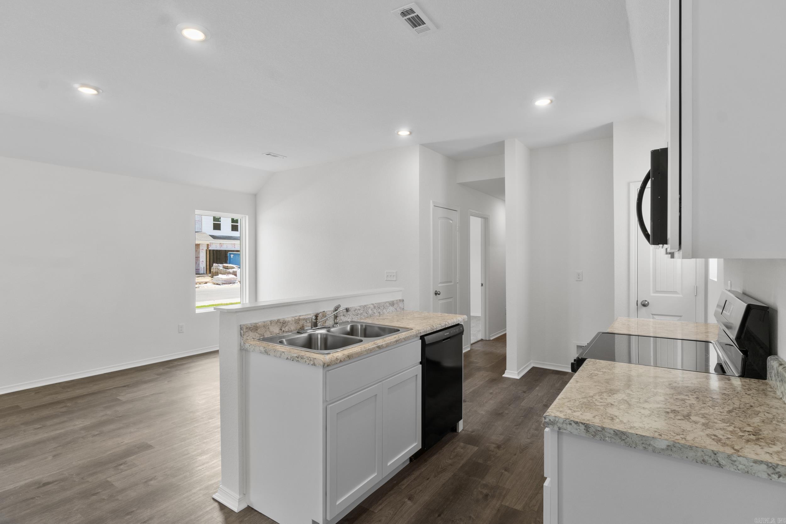 WHITE OAK CROSSING - Residential