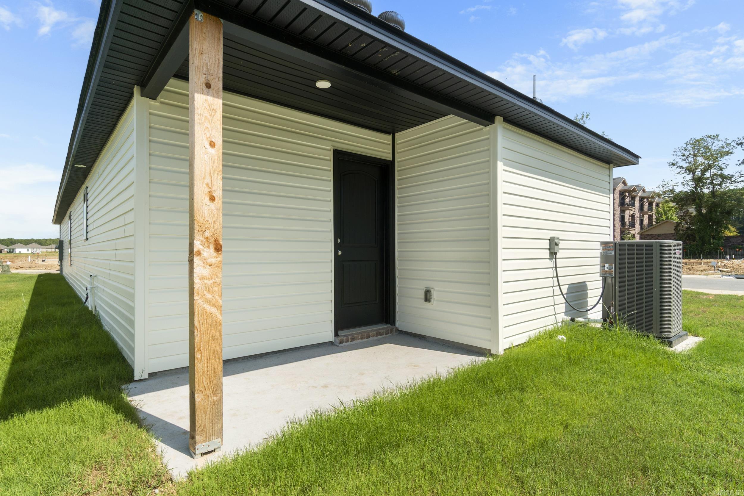 WHITE OAK CROSSING - Residential