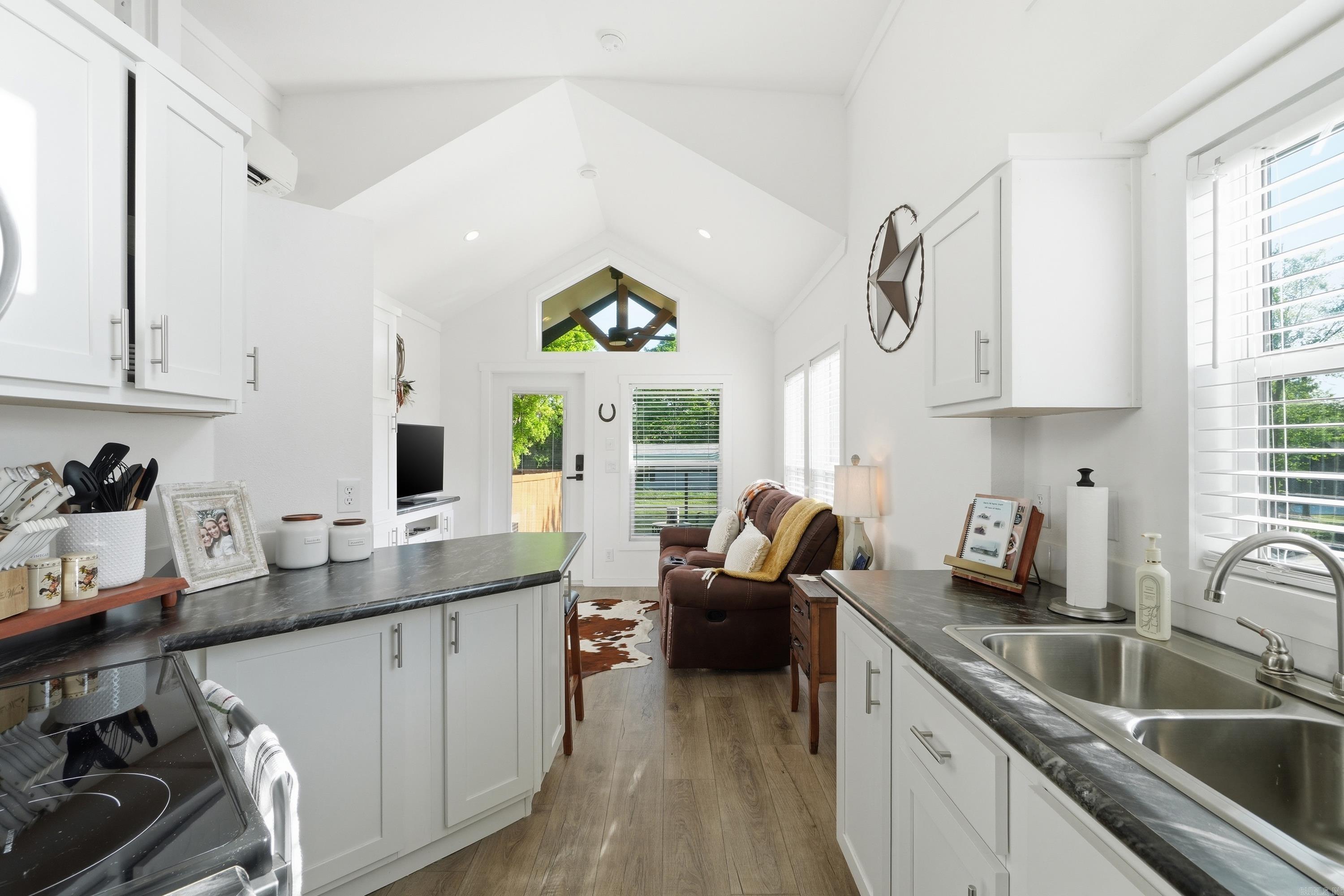 METES &amp; BOUNDS - Residential