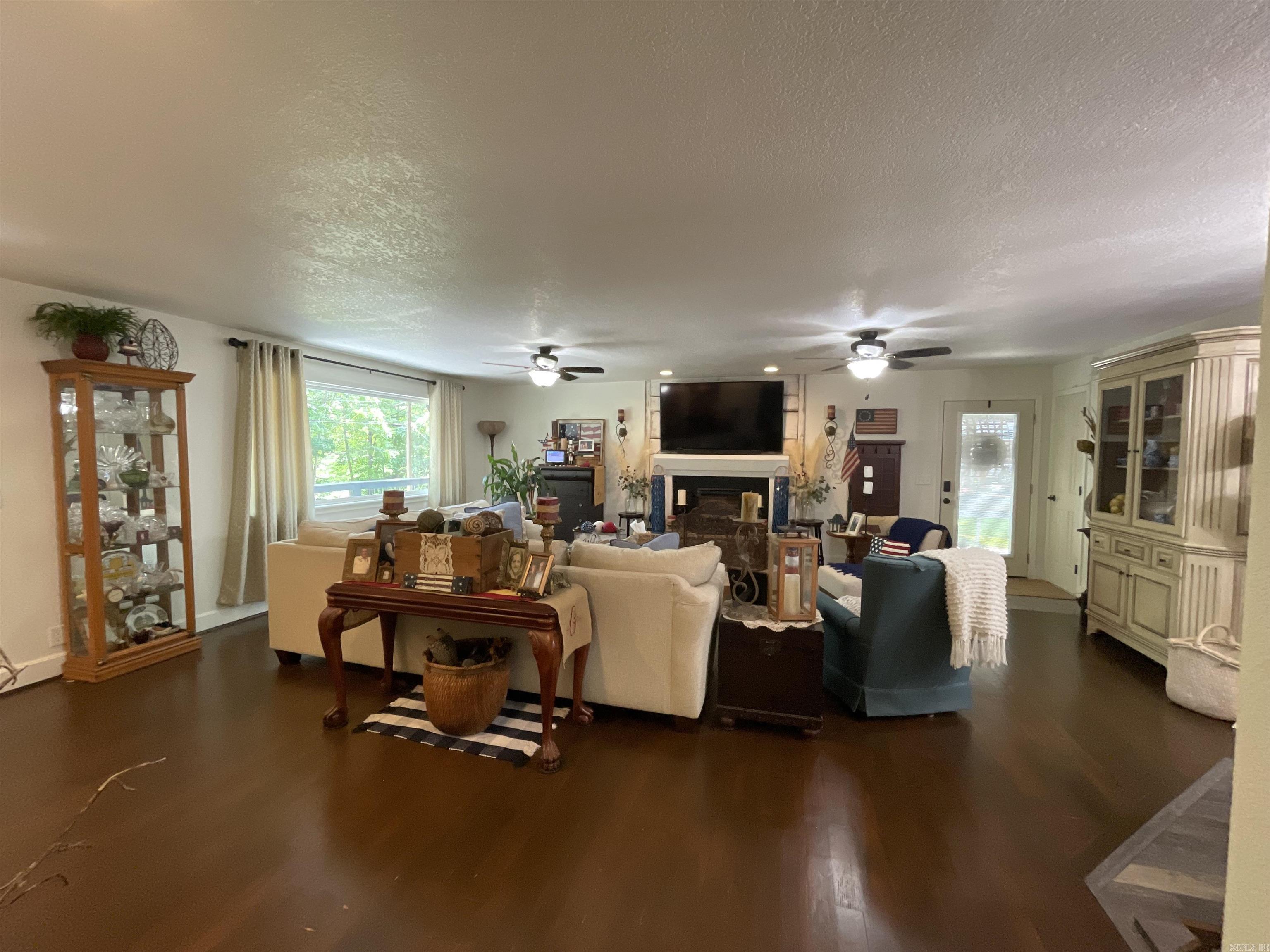 ROLLING MEADOW - Residential