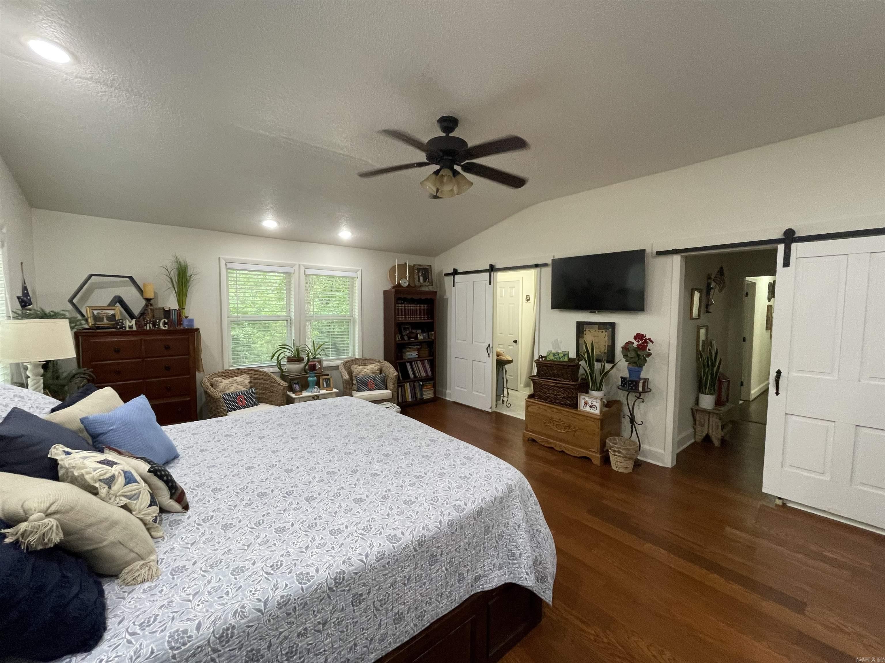 ROLLING MEADOW - Residential