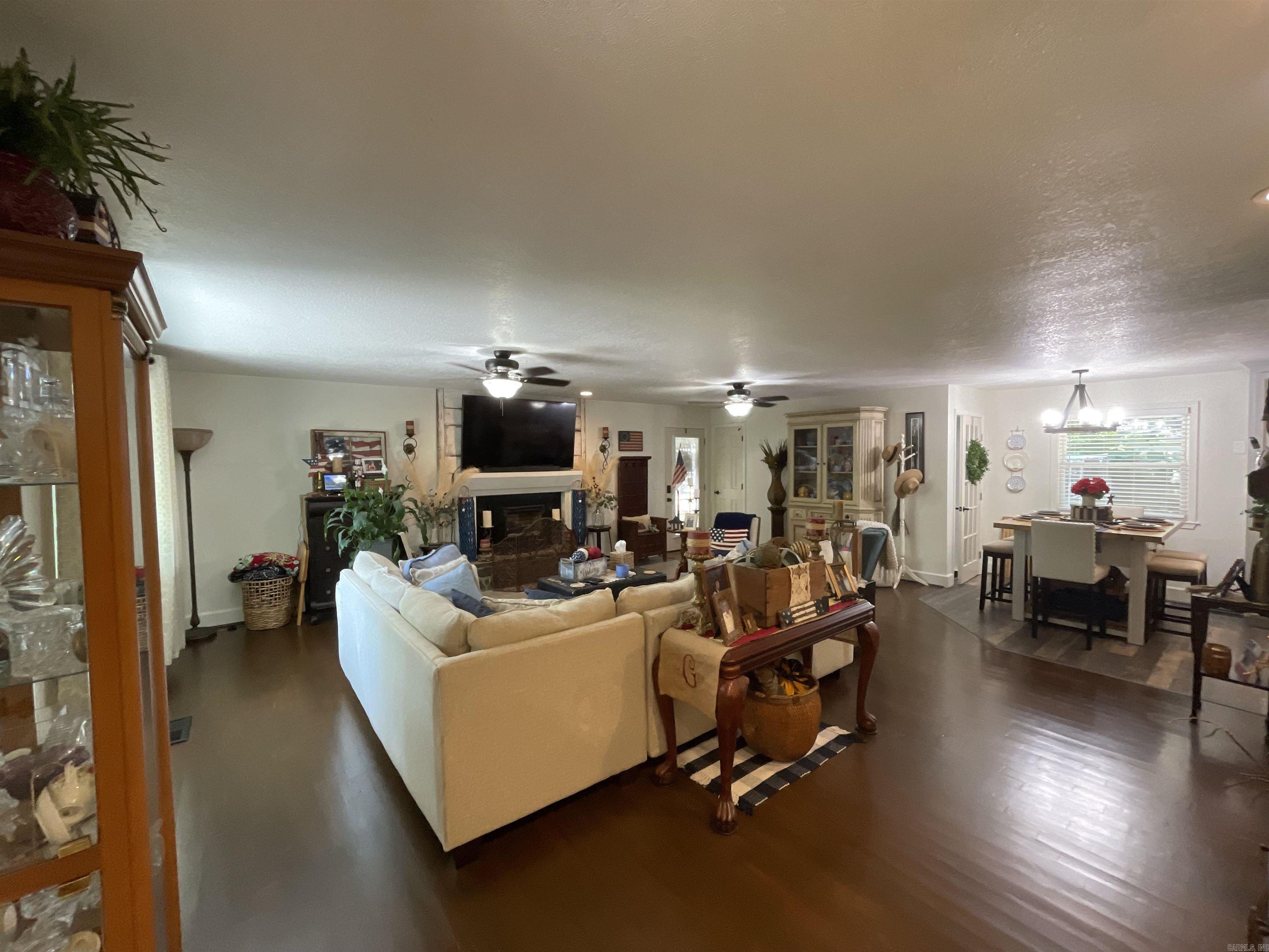 ROLLING MEADOW - Residential