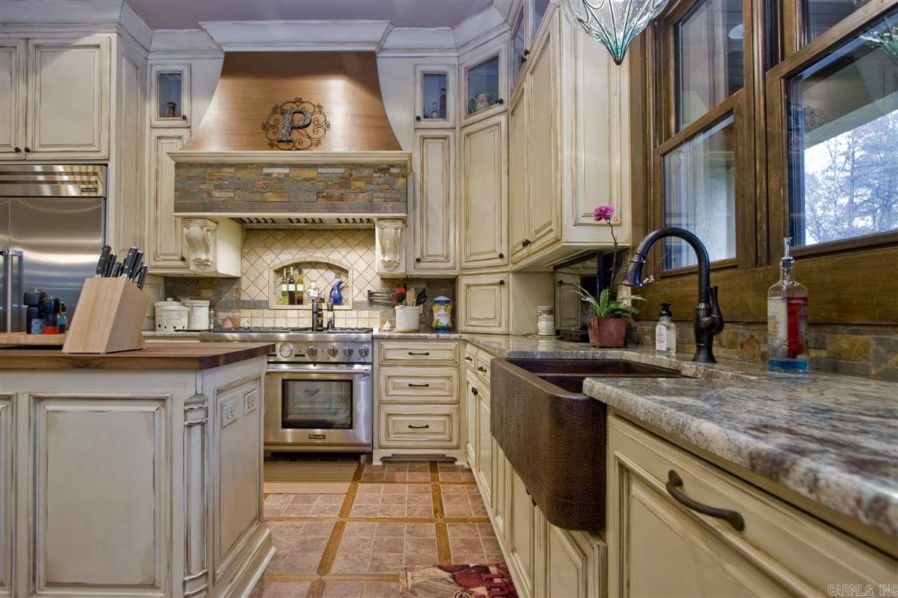 CHENAL DOWNS - Residential