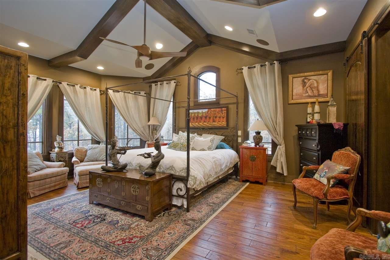 CHENAL DOWNS - Residential