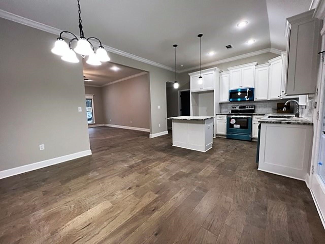 PINEWOOD ESTATES - Residential