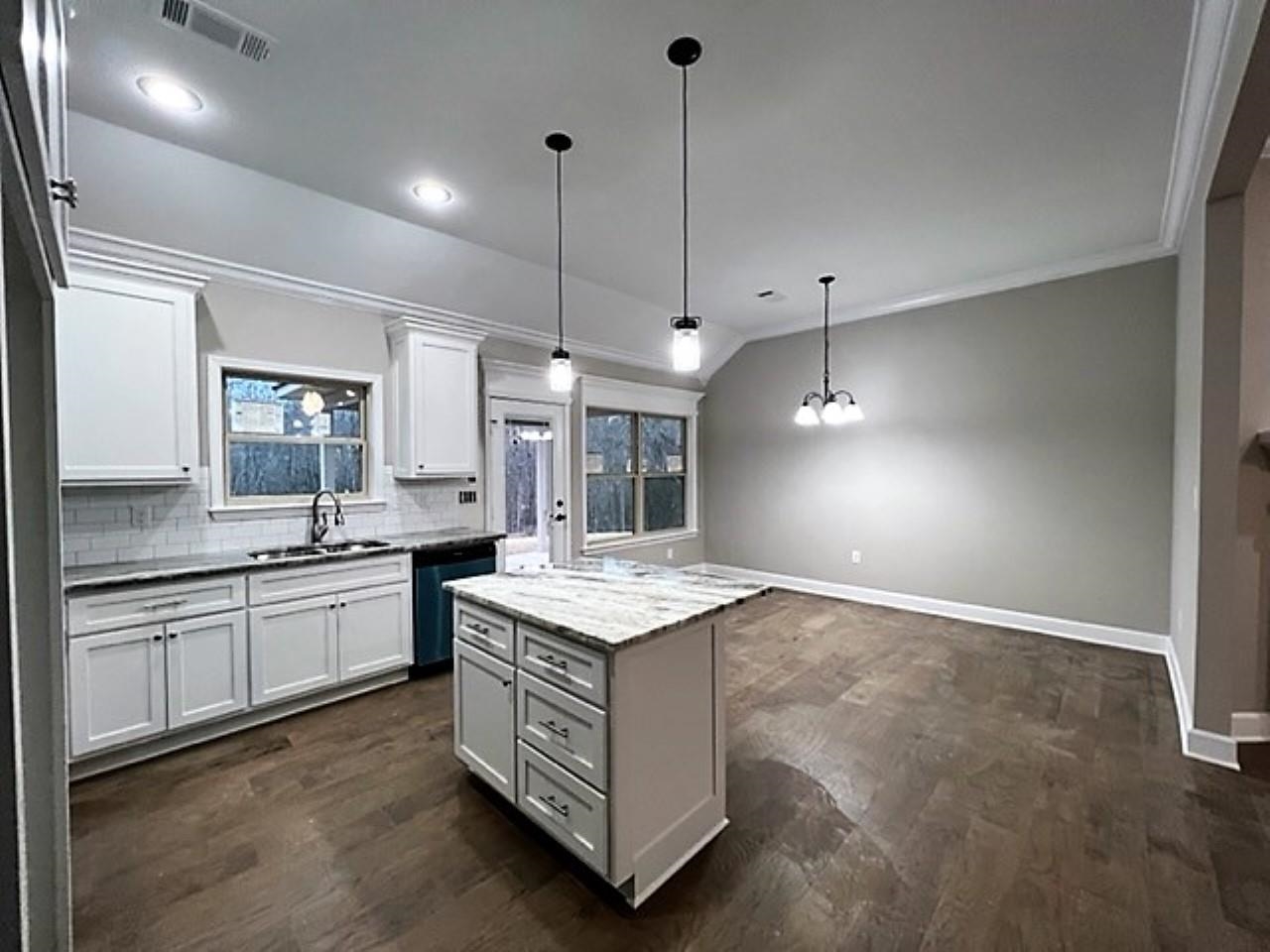 PINEWOOD ESTATES - Residential