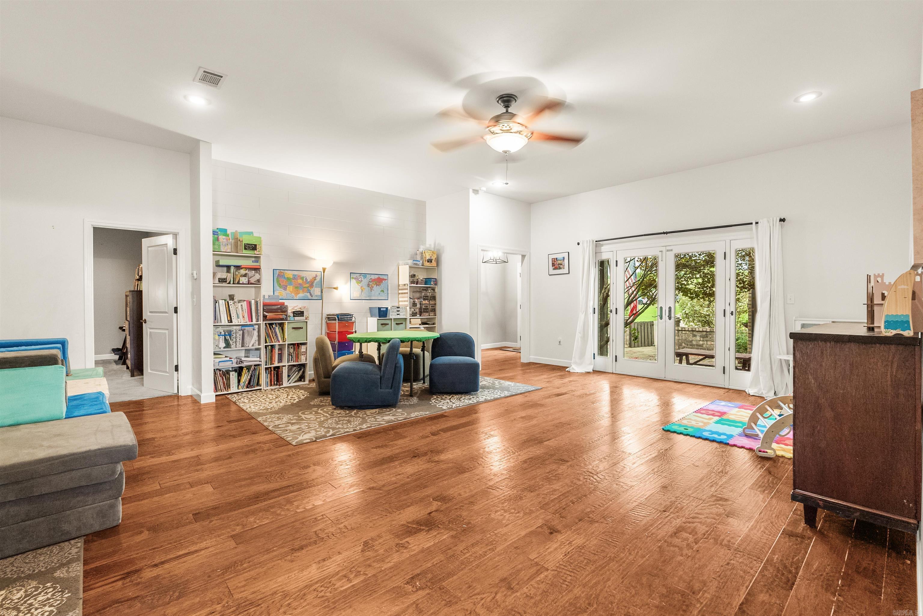VALLEY MEADOWS - Residential