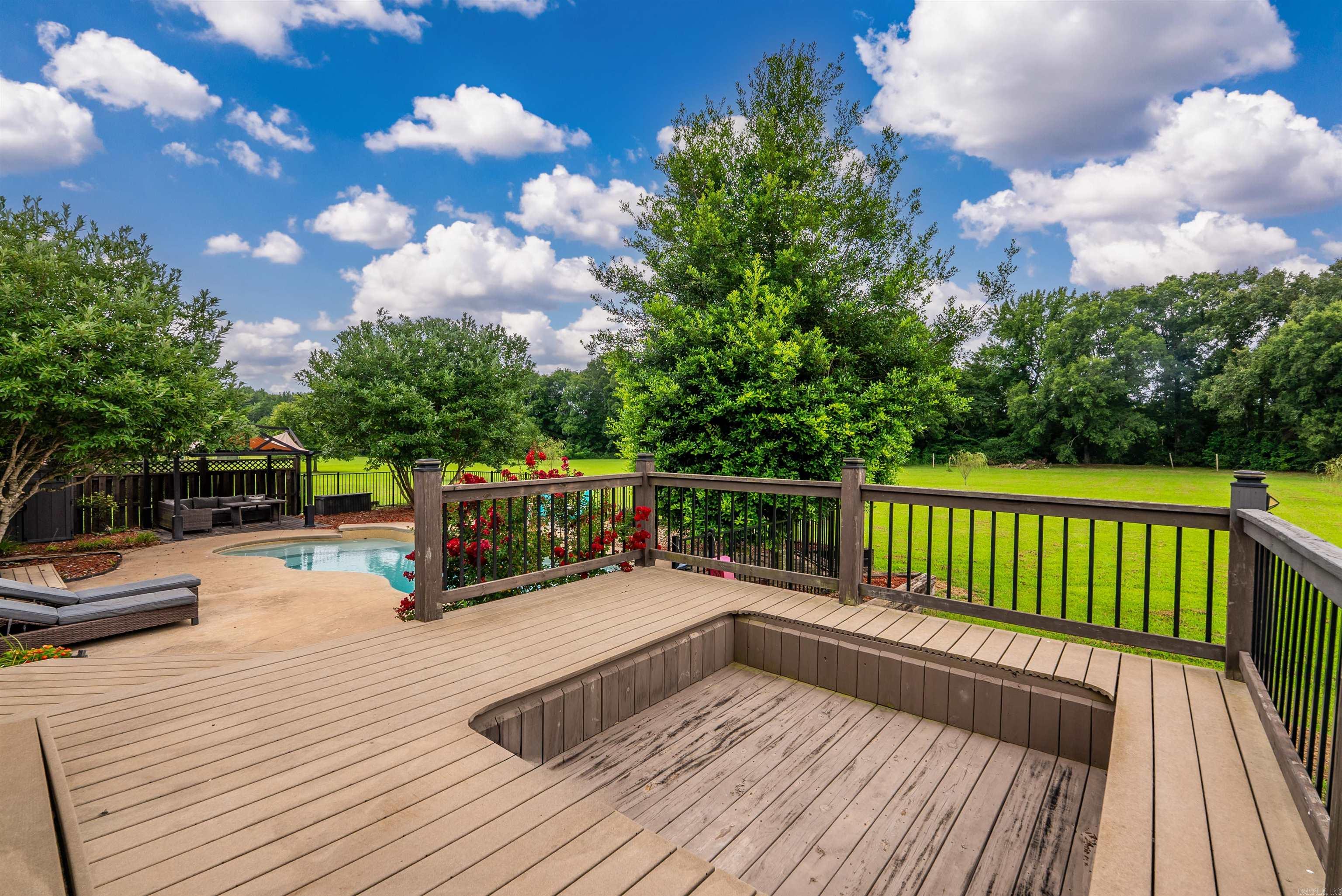 VALLEY MEADOWS - Residential
