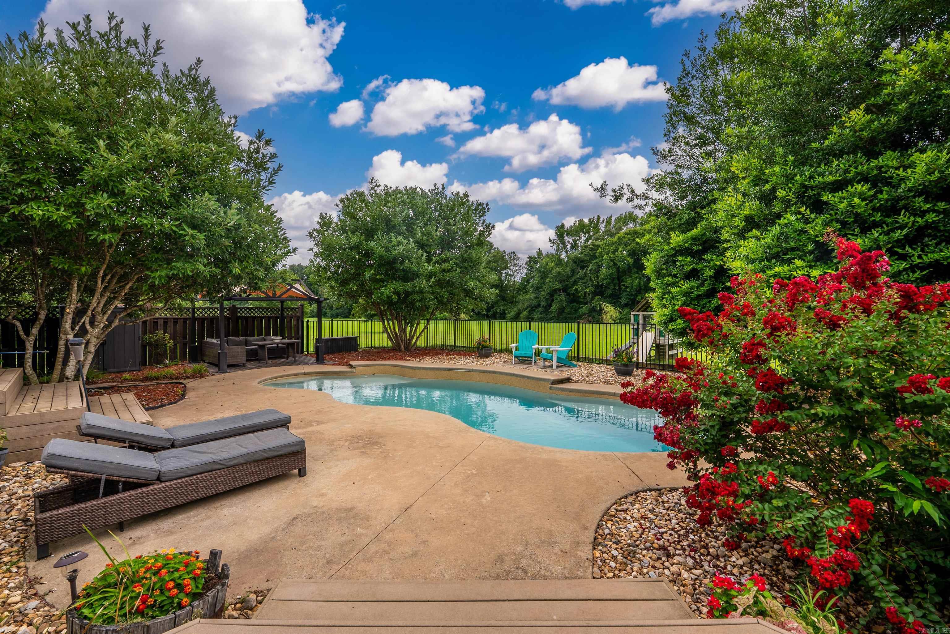 VALLEY MEADOWS - Residential