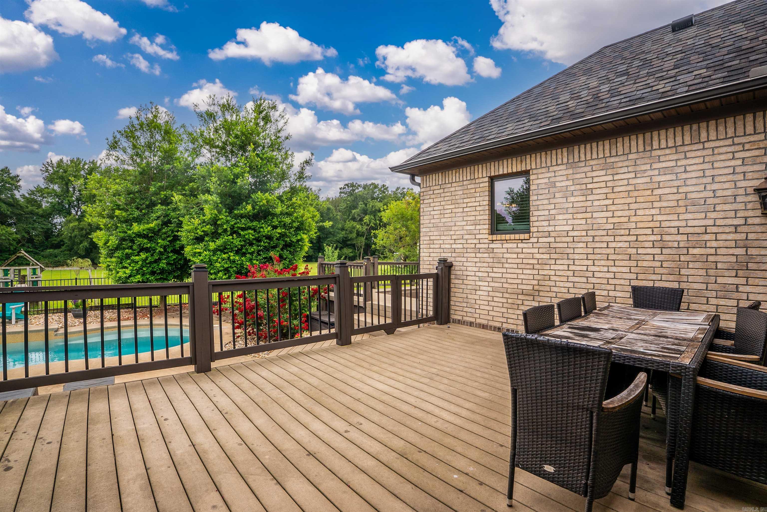 VALLEY MEADOWS - Residential