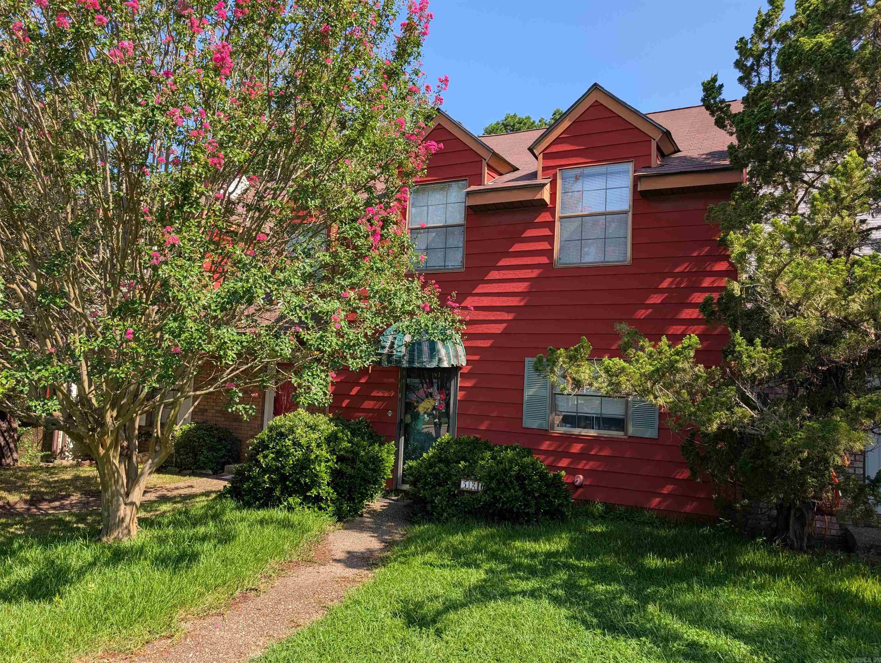 This cozy townhouse is in a prime location off of NW Avenue. It boasts 2 bedrooms & 1 1/2 baths. Both bedrooms are upstairs with 2 walk-in closets & a safe room. Firewalls are built in every wall. 2 car carport & back patio. Square footage, lot size, and acreage is taken from courthouse records.