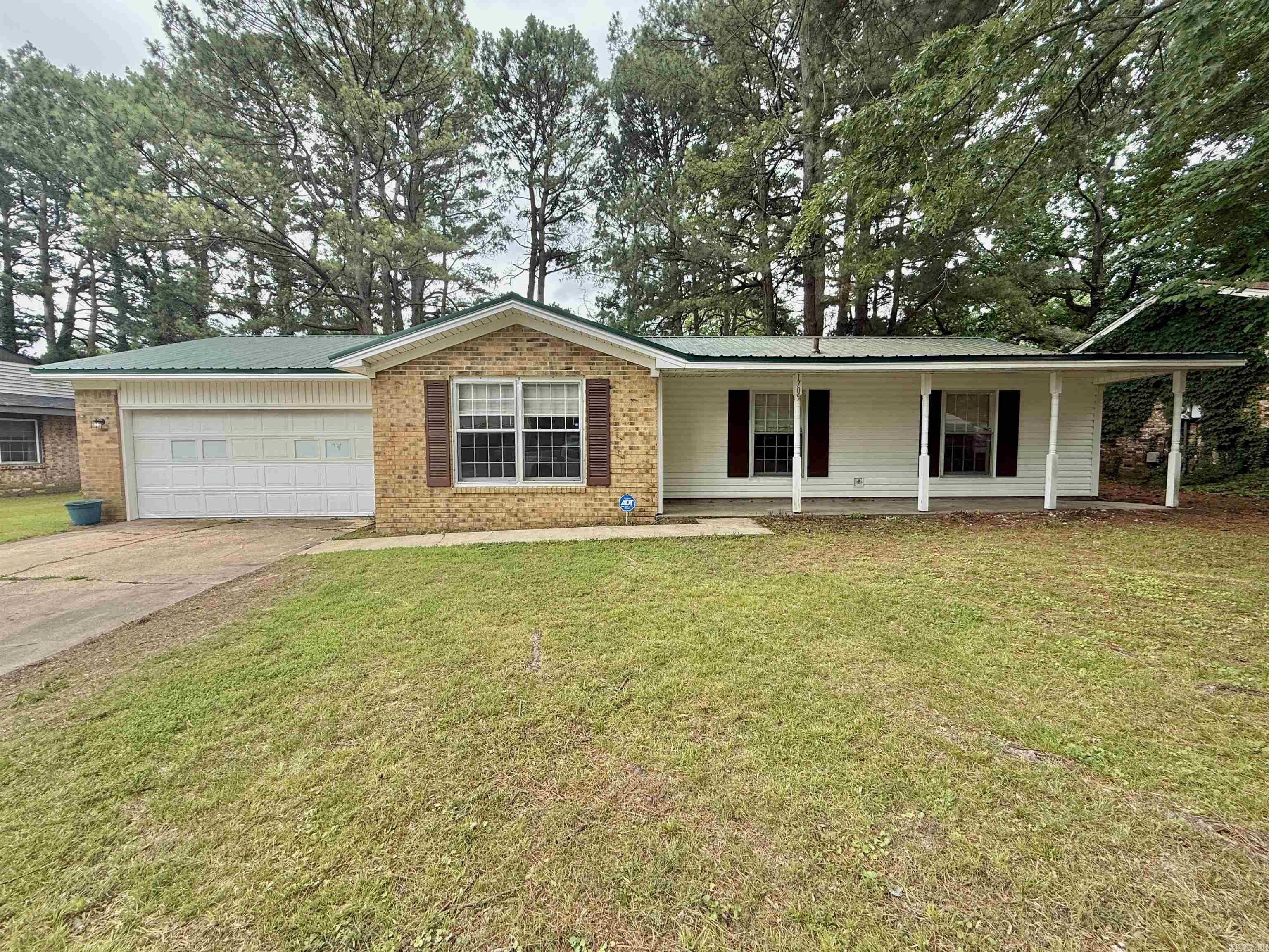 Looking for a 4 bedroom house in the Jonesboro School District? This is the one for you! Remodeled just a few years ago, you and your family will be able to enjoy the many nice features this home has to offer. Covered front porch, fenced backyard, office space, and large game room to name just a few! Kitchen comes with stainless appliances and a dry bar. The 2 car garage is accessible from the kitchen and also the large laundry room. Be sure to schedule your showing soon!!!