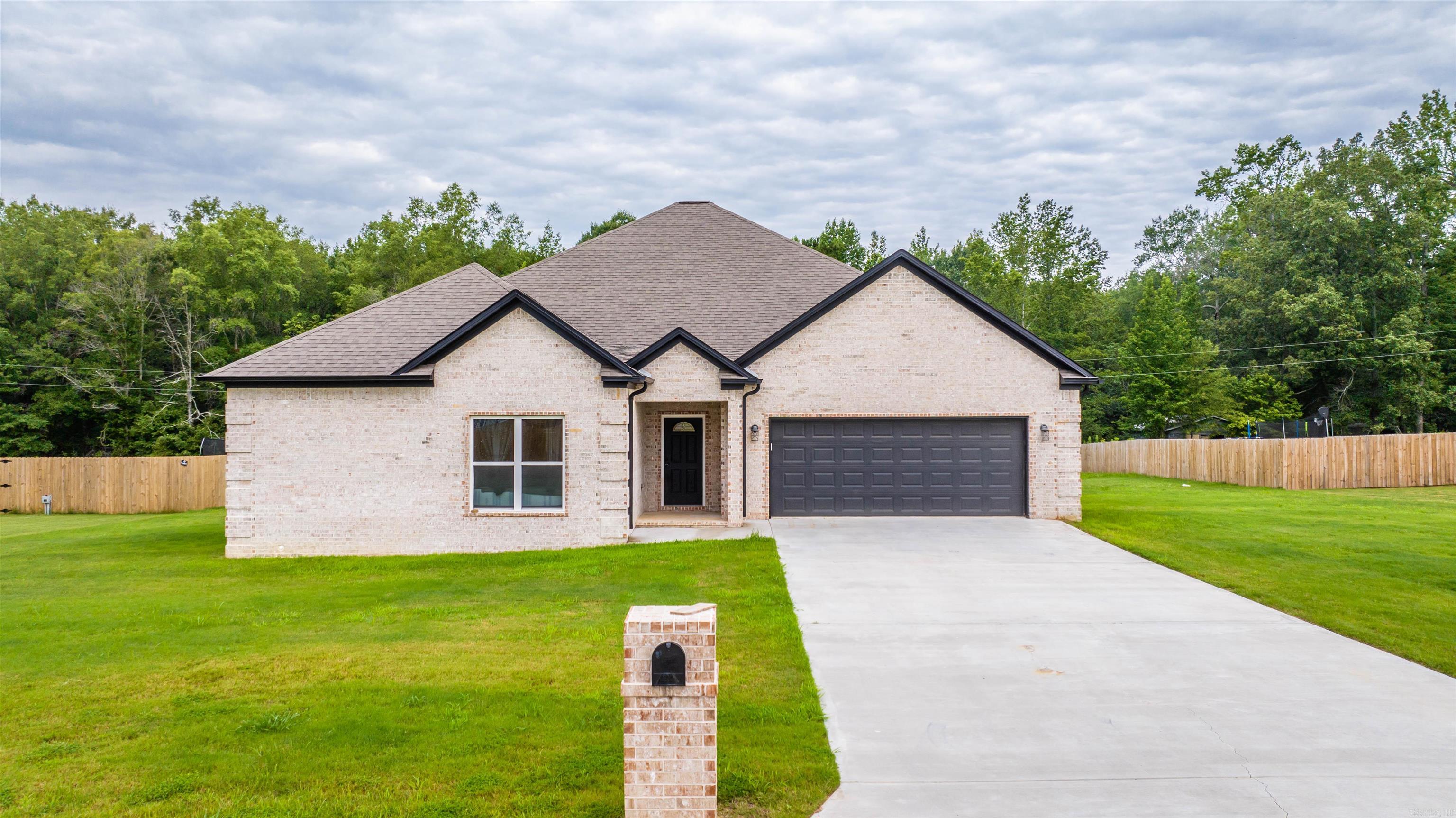 MOUNT TABOR ESTATES - Residential