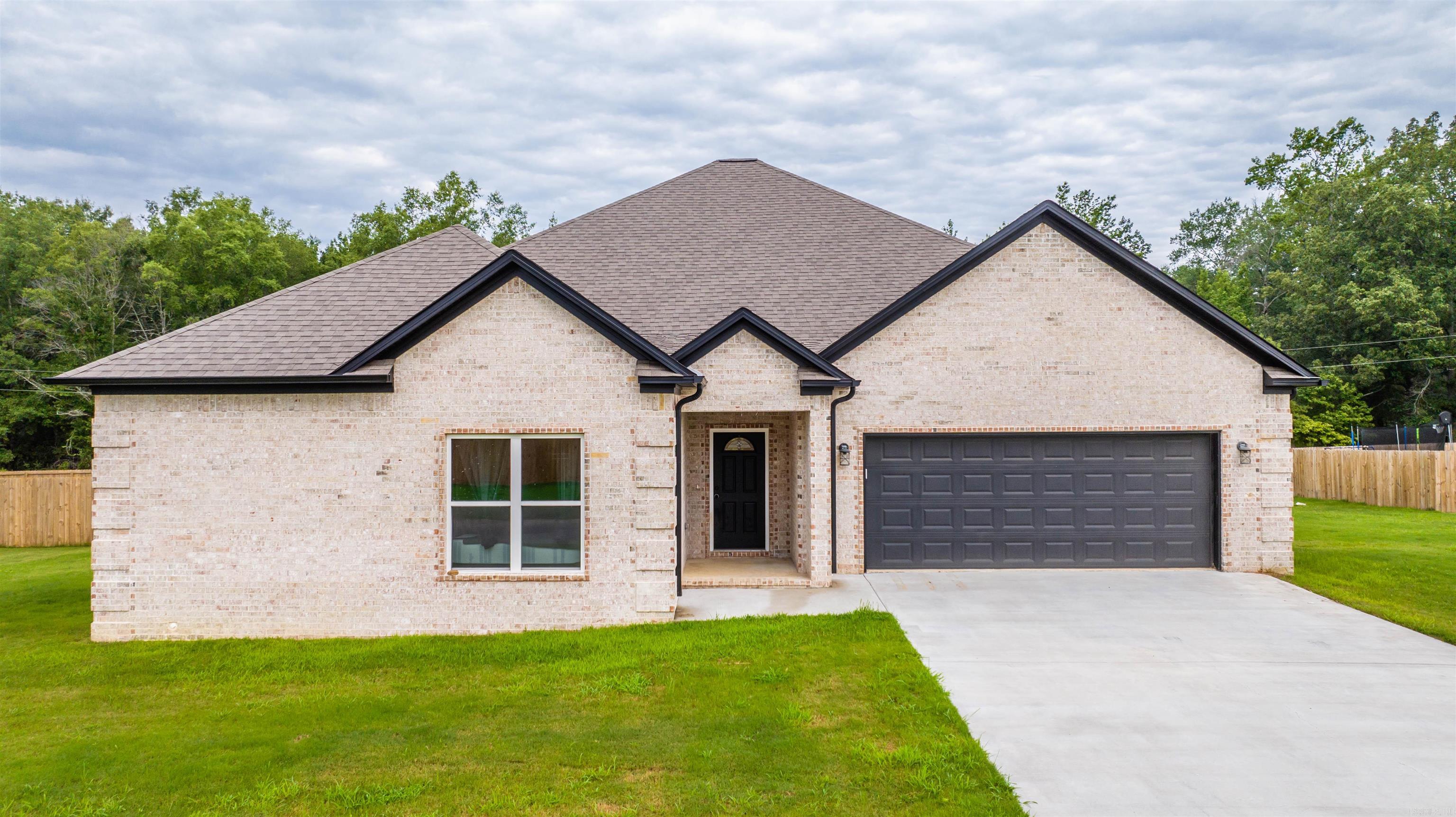 MOUNT TABOR ESTATES - Residential