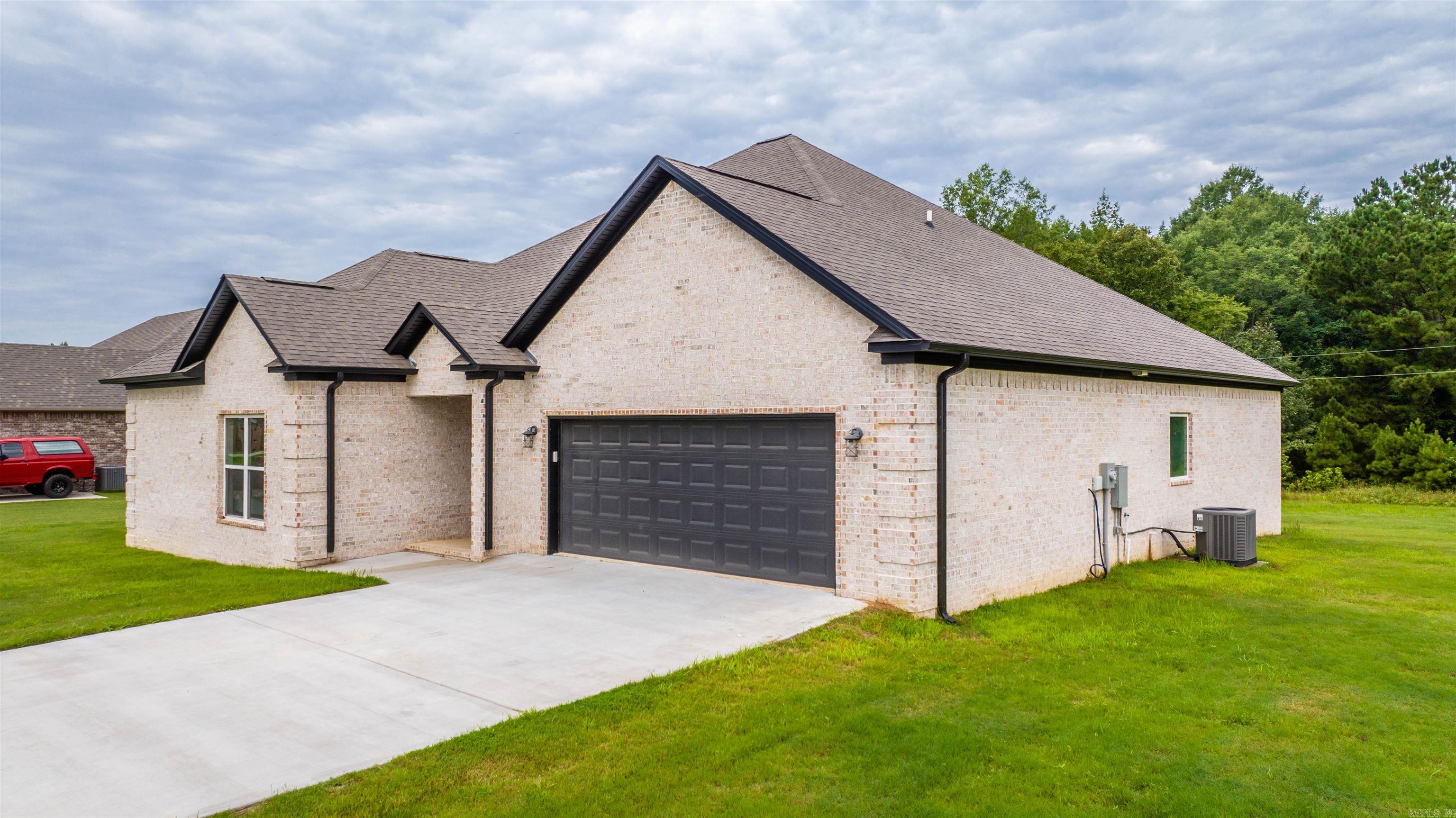 MOUNT TABOR ESTATES - Residential