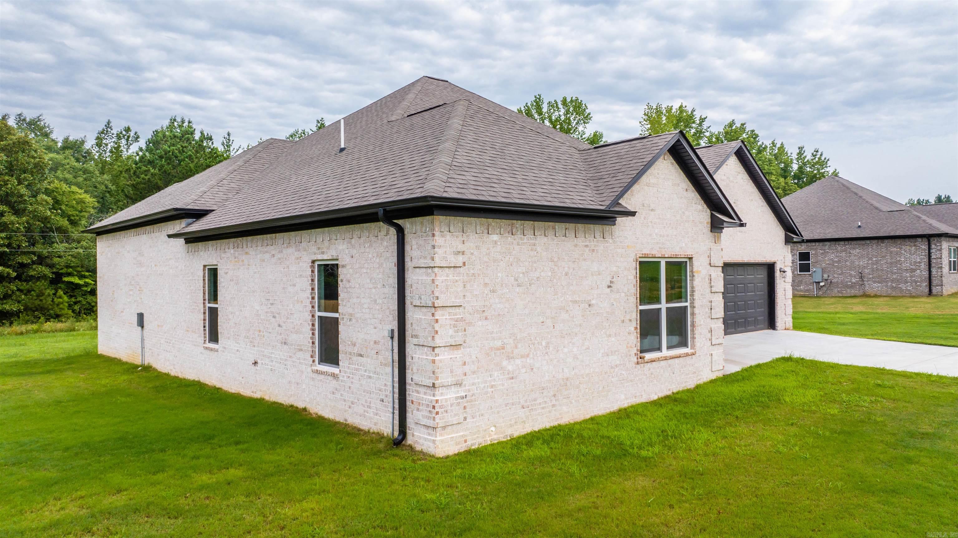 MOUNT TABOR ESTATES - Residential