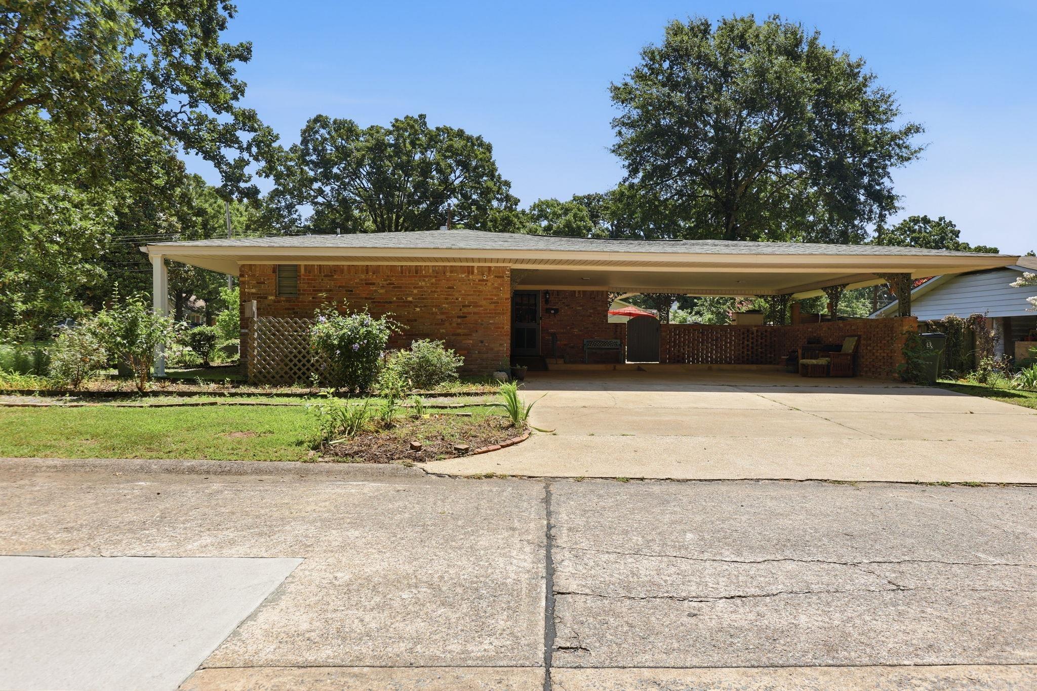BRIARWOOD - Residential