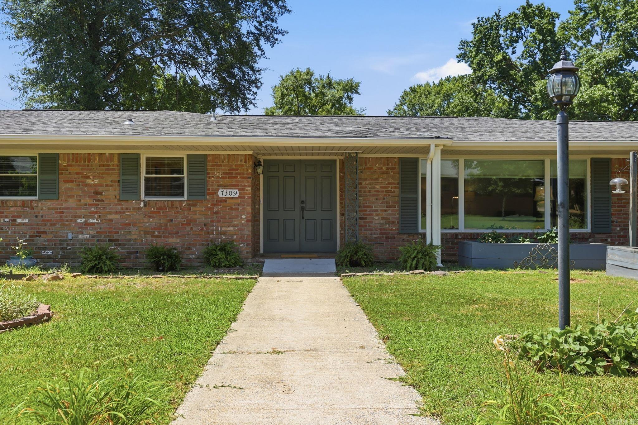 BRIARWOOD - Residential