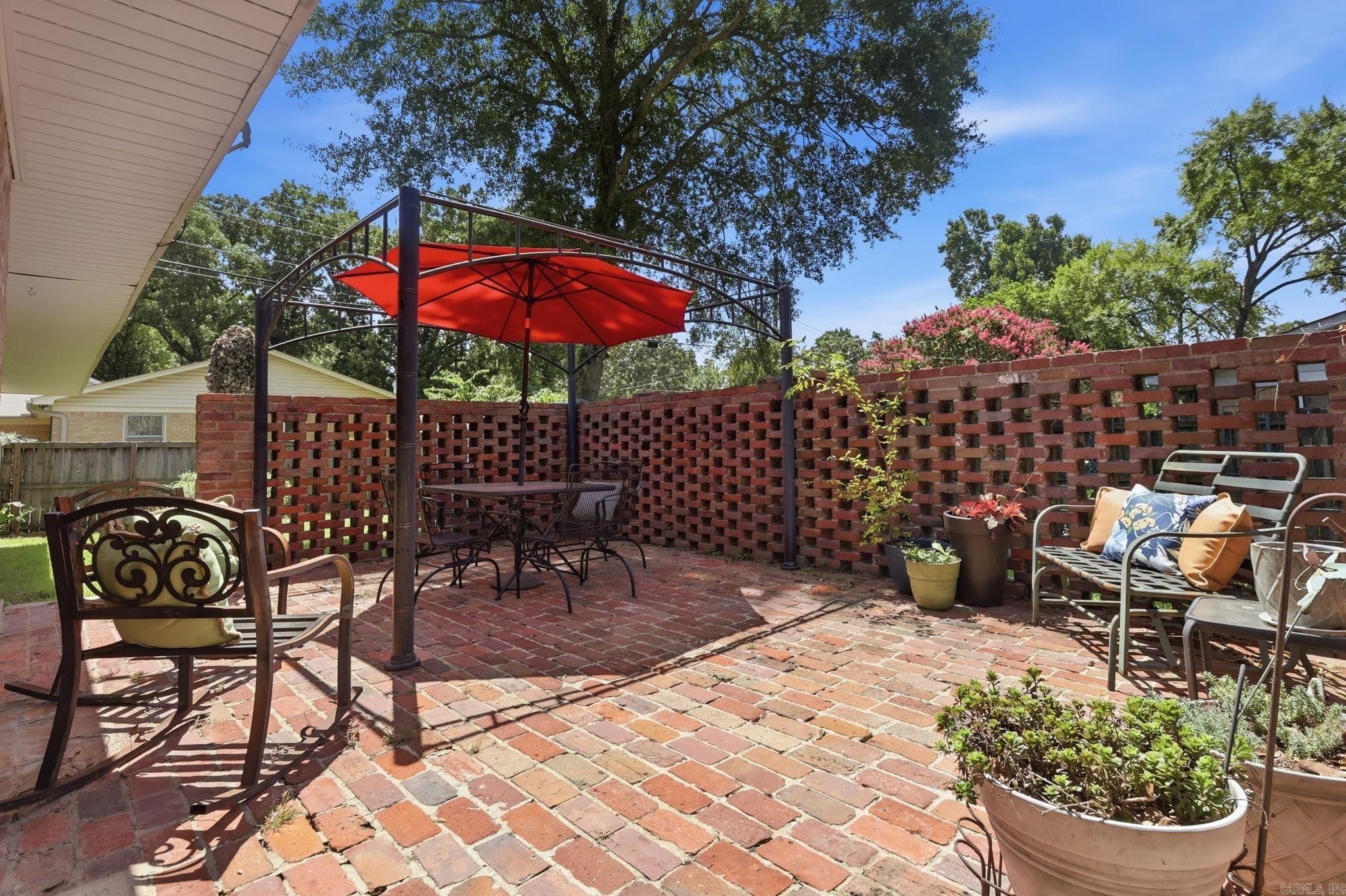 BRIARWOOD - Residential