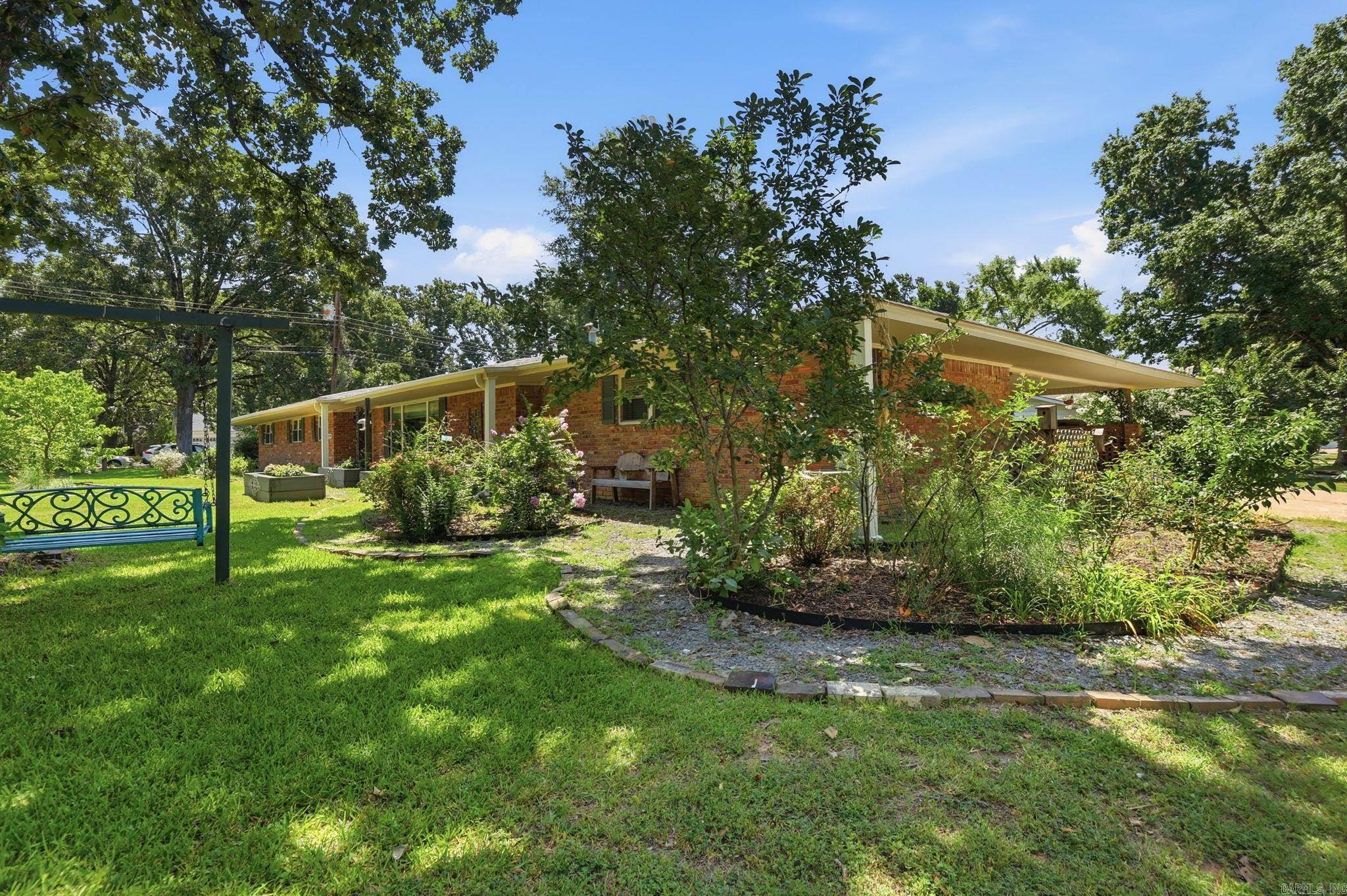 BRIARWOOD - Residential